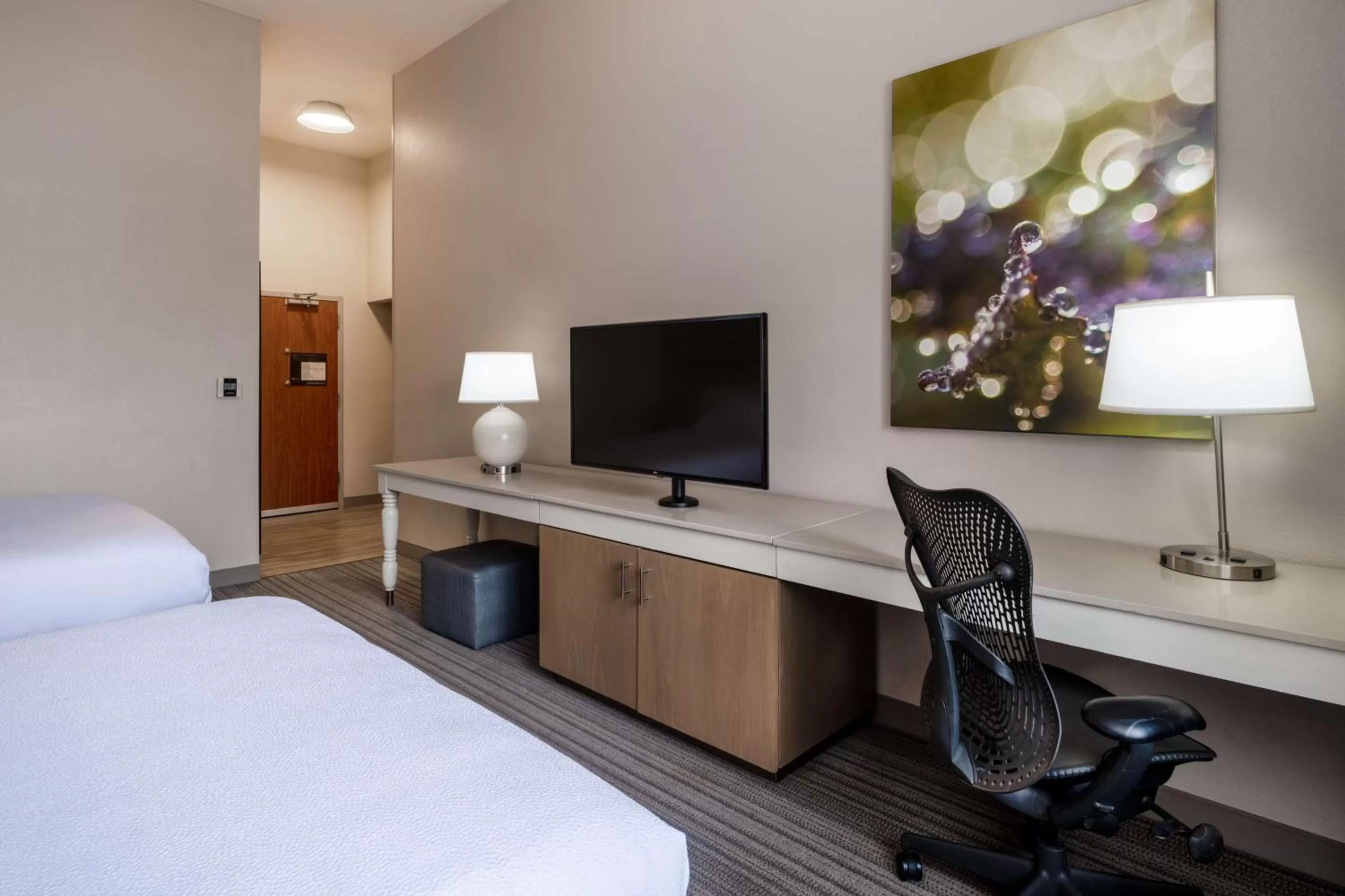 Bedroom, Bed in Hilton Garden Inn Bakersfield