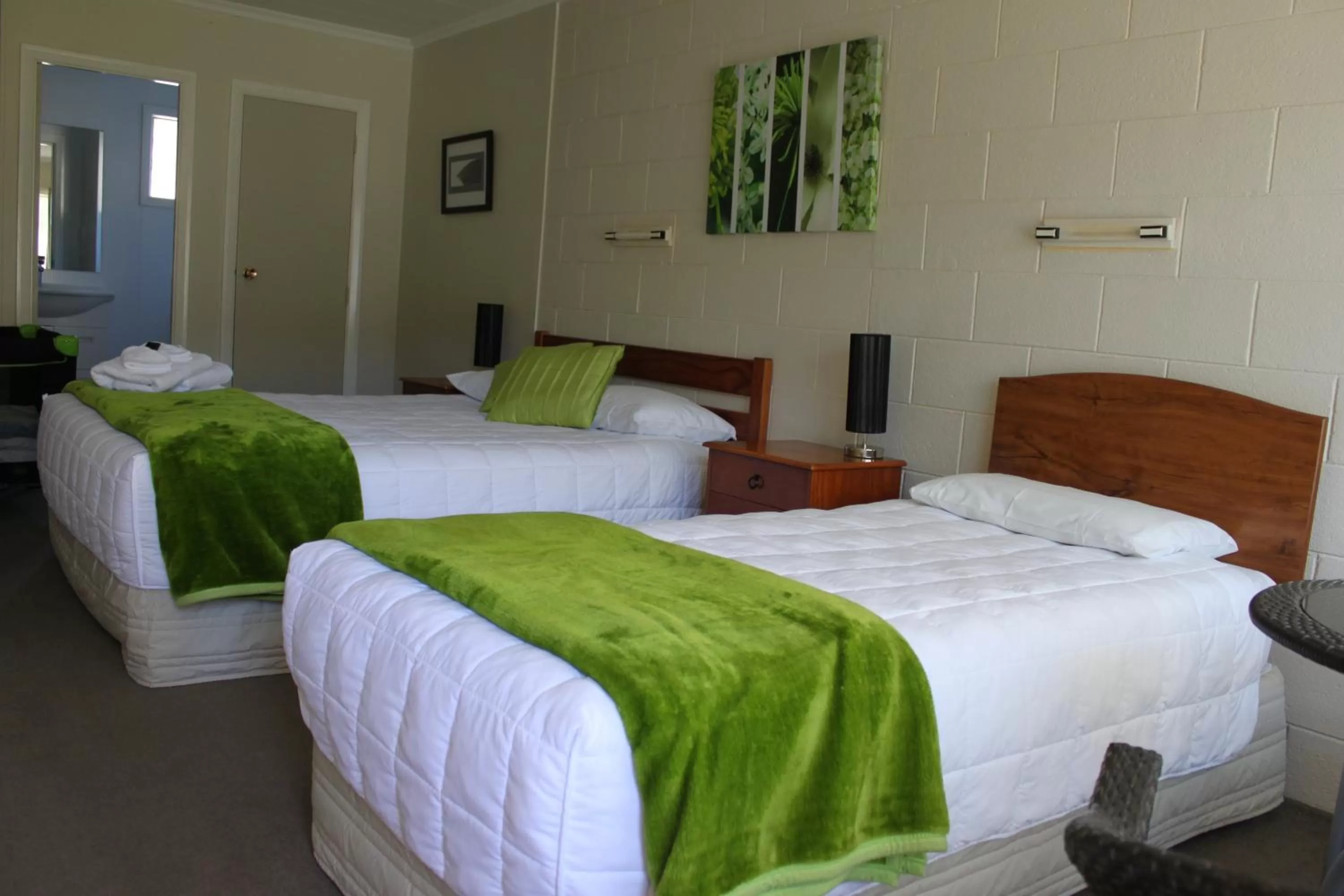 Bed in Picton Accommodation Gateway Motel