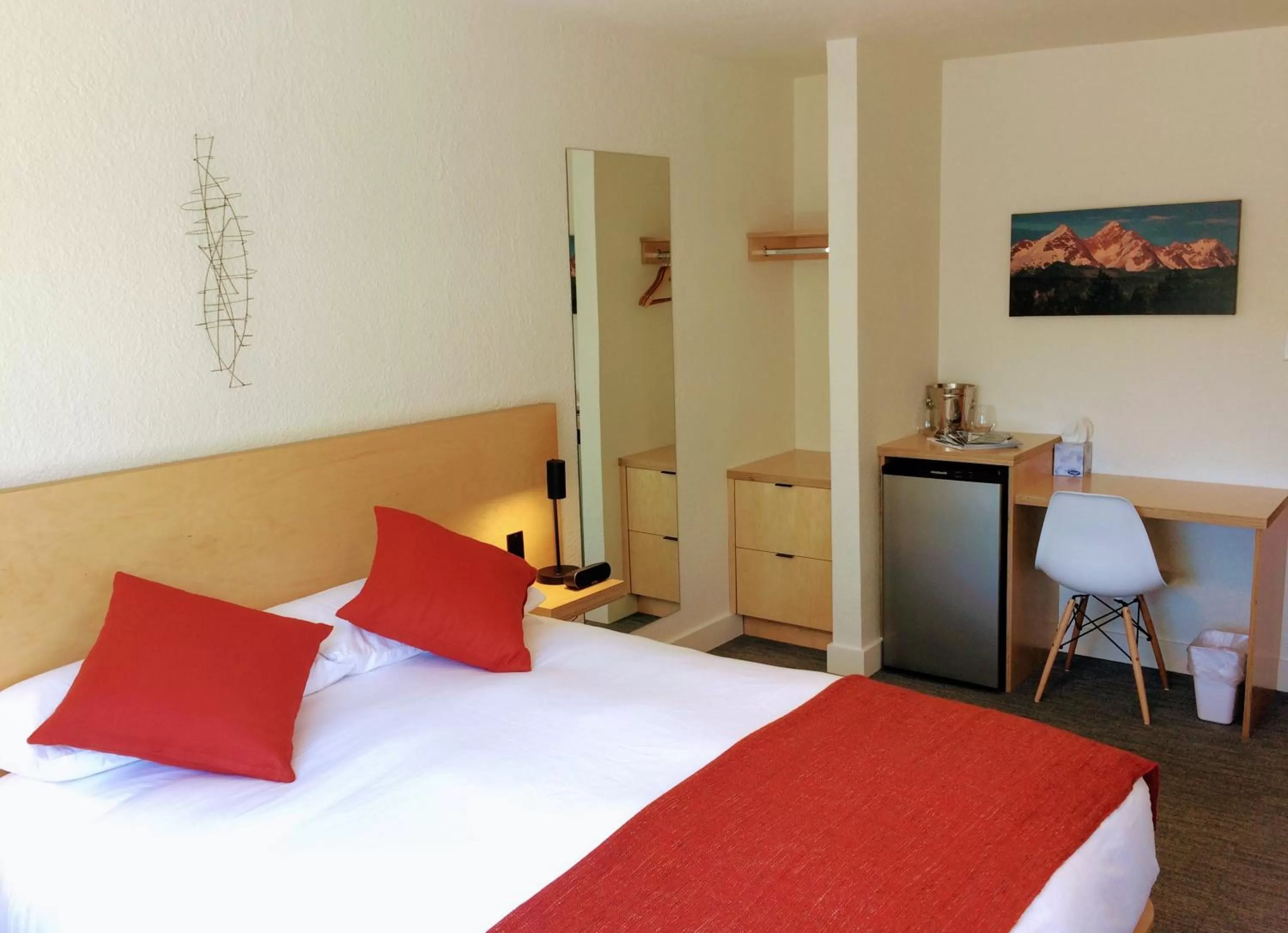 Double Queen Room in Heliotrope Hotel