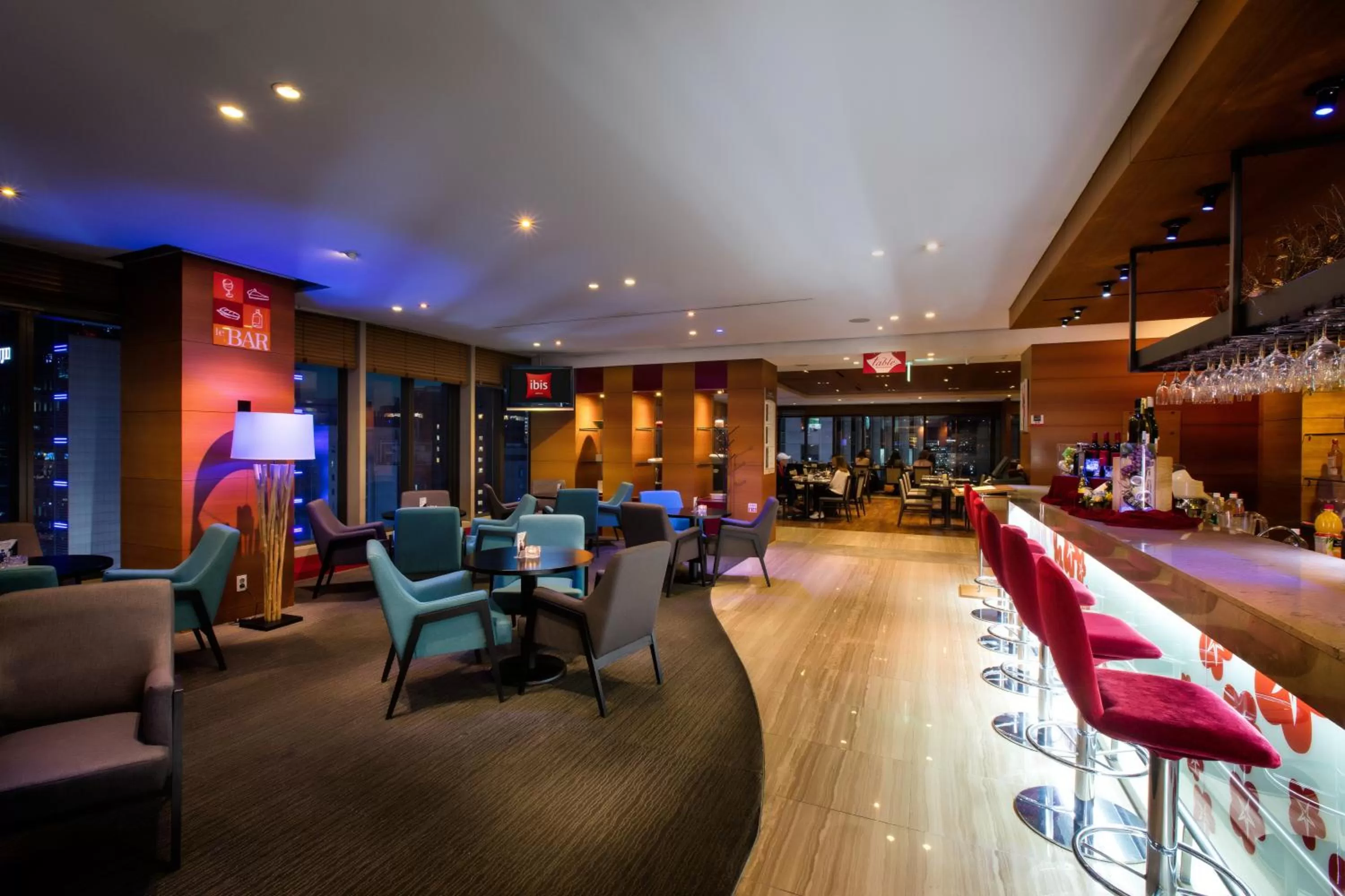 Lounge or bar in Ibis Ambassador Myeongdong