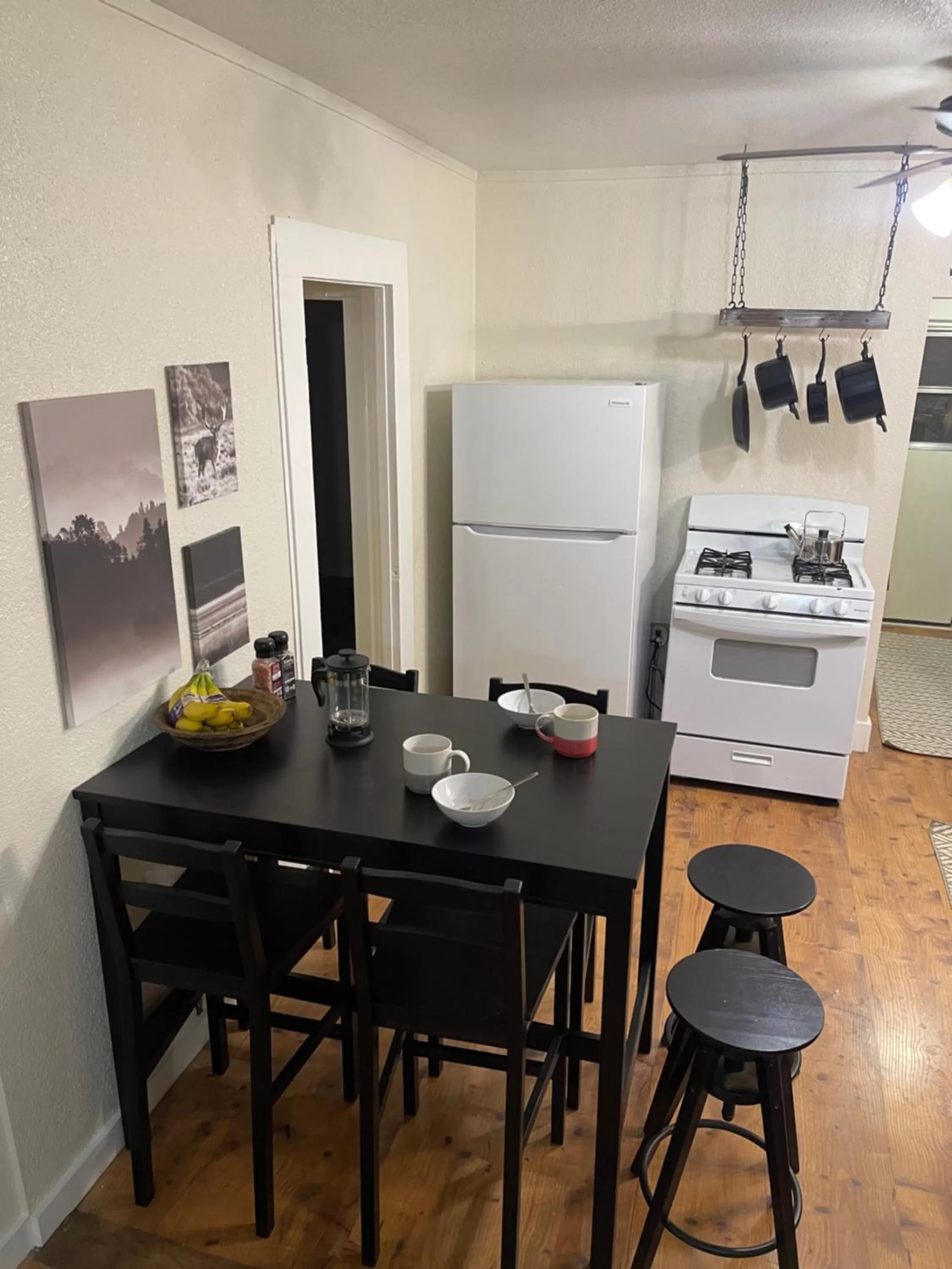 Kitchen or kitchenette in Yosemite Basecamp