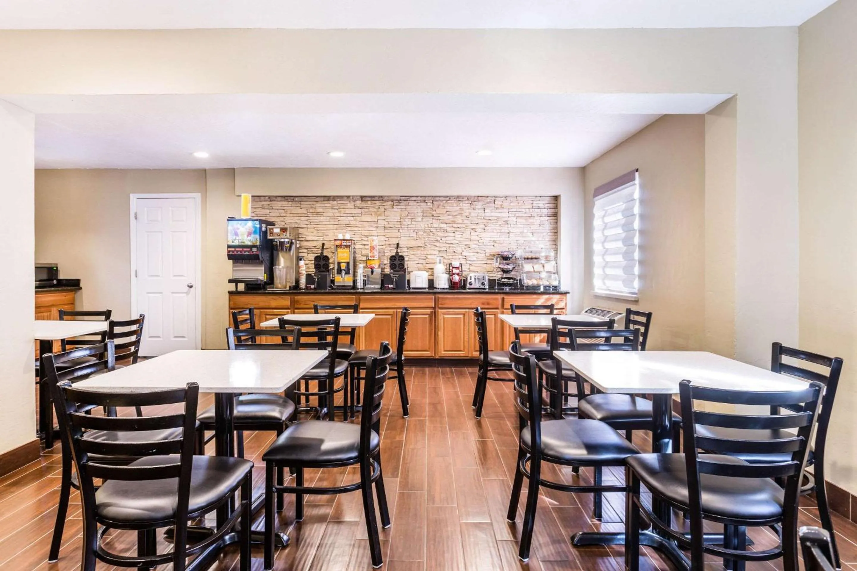 Restaurant/places to eat in Quality Inn Salt Lake City Downtown