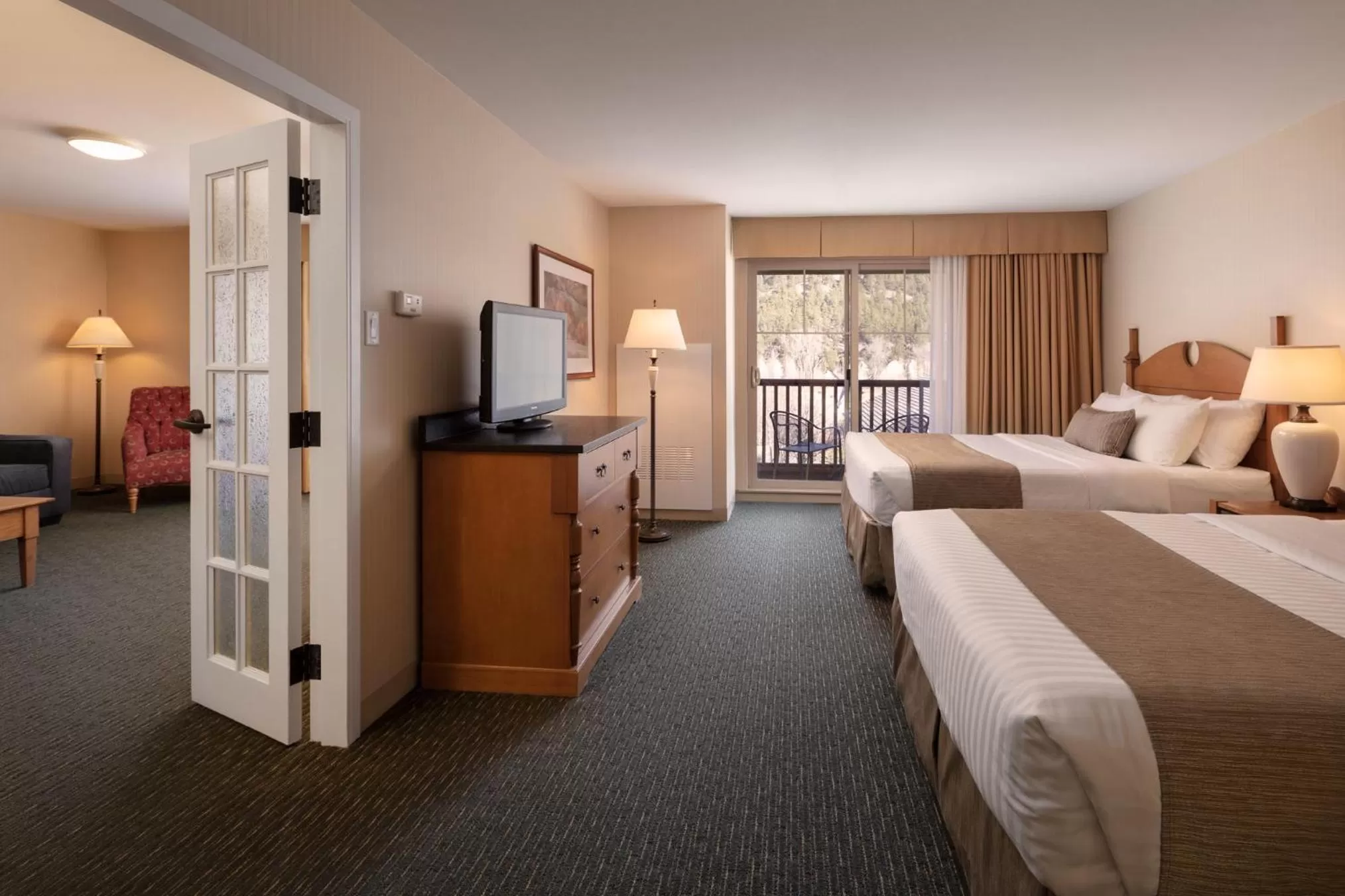Kitchen or kitchenette, Bed in St. Eugene Golf Resort & Casino