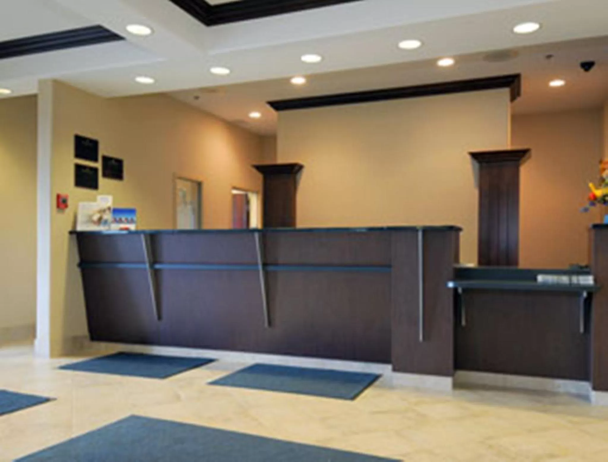 Lobby or reception in Ramada by Wyndham Weyburn