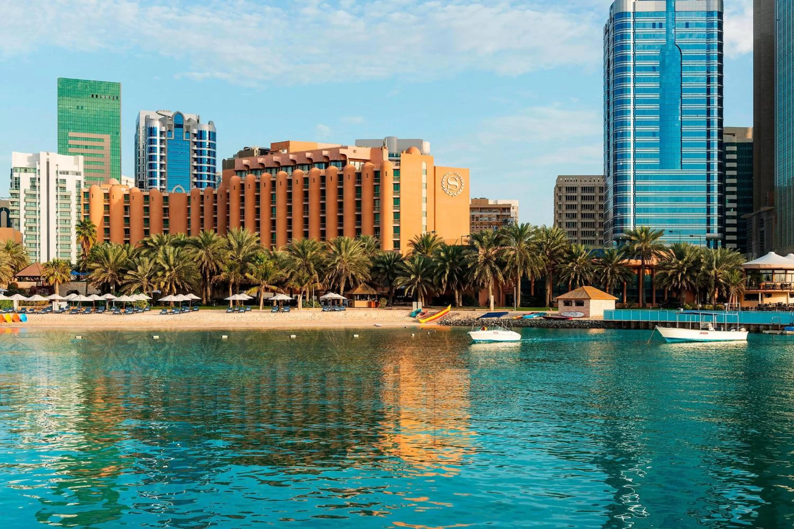 Property building in Sheraton Abu Dhabi Hotel & Resort