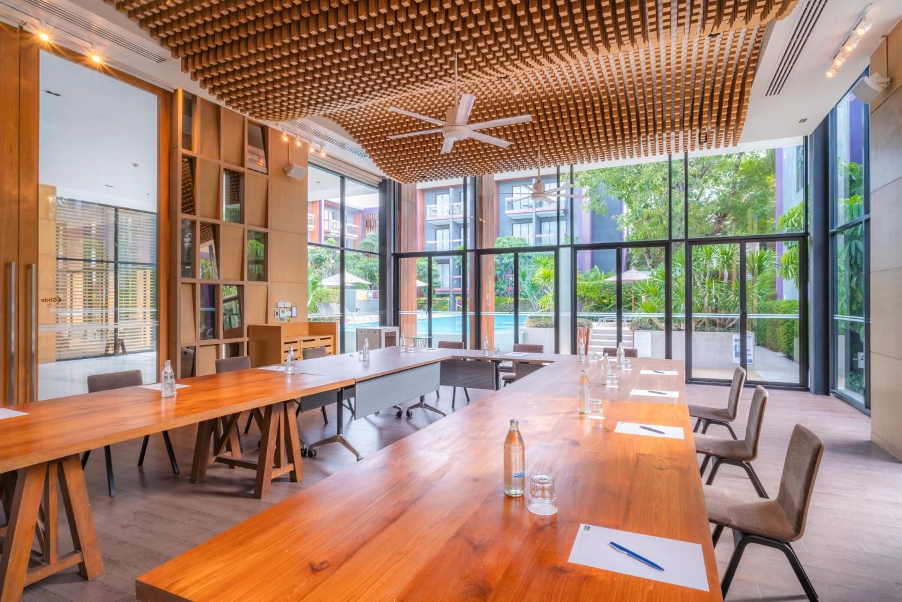 Meeting/conference room in Holiday Inn Express Phuket Patong Beach Central by IHG