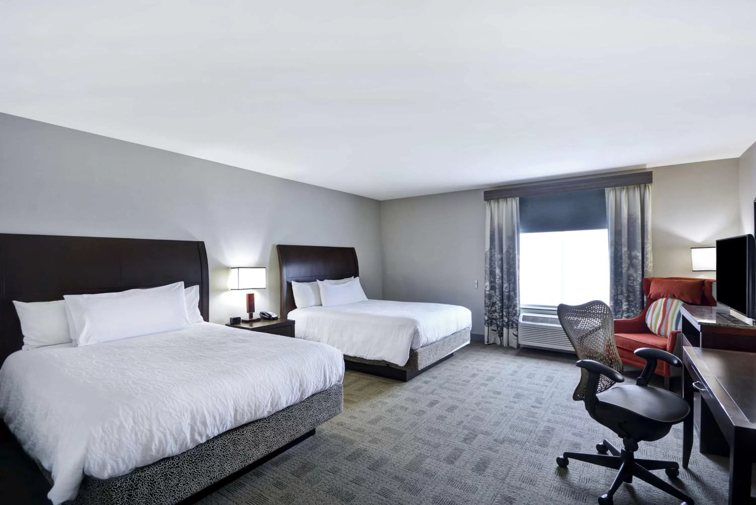 Bedroom, Bed in Hilton Garden Inn Toledo / Perrysburg