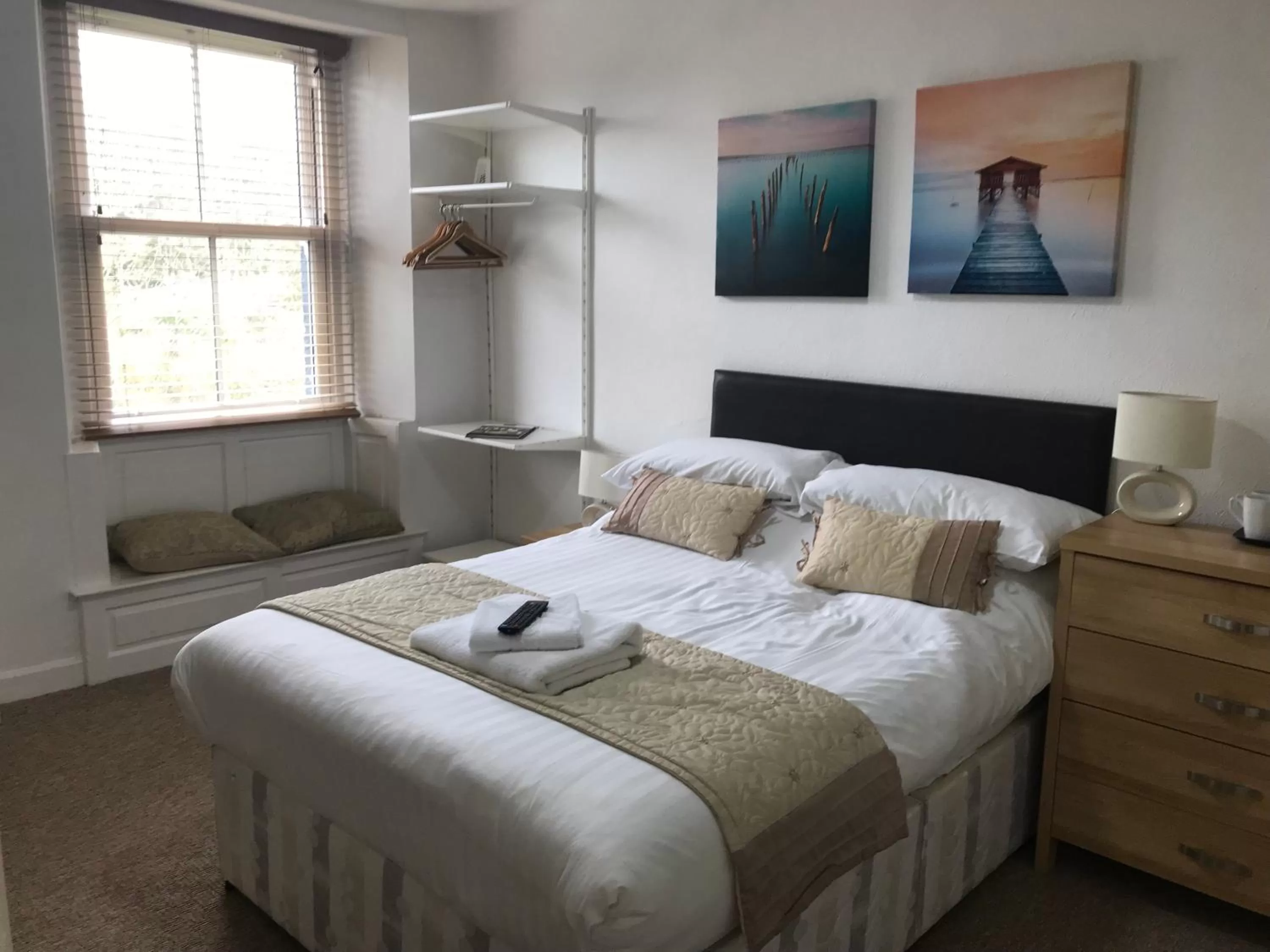 Bedroom, Bed in Stanley Arms Hotel
