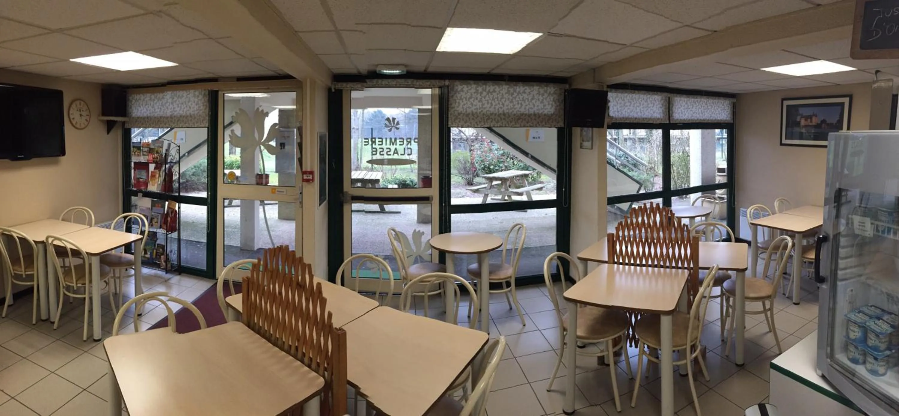 Restaurant/places to eat in Premiere Classe Orleans Nord - Saran