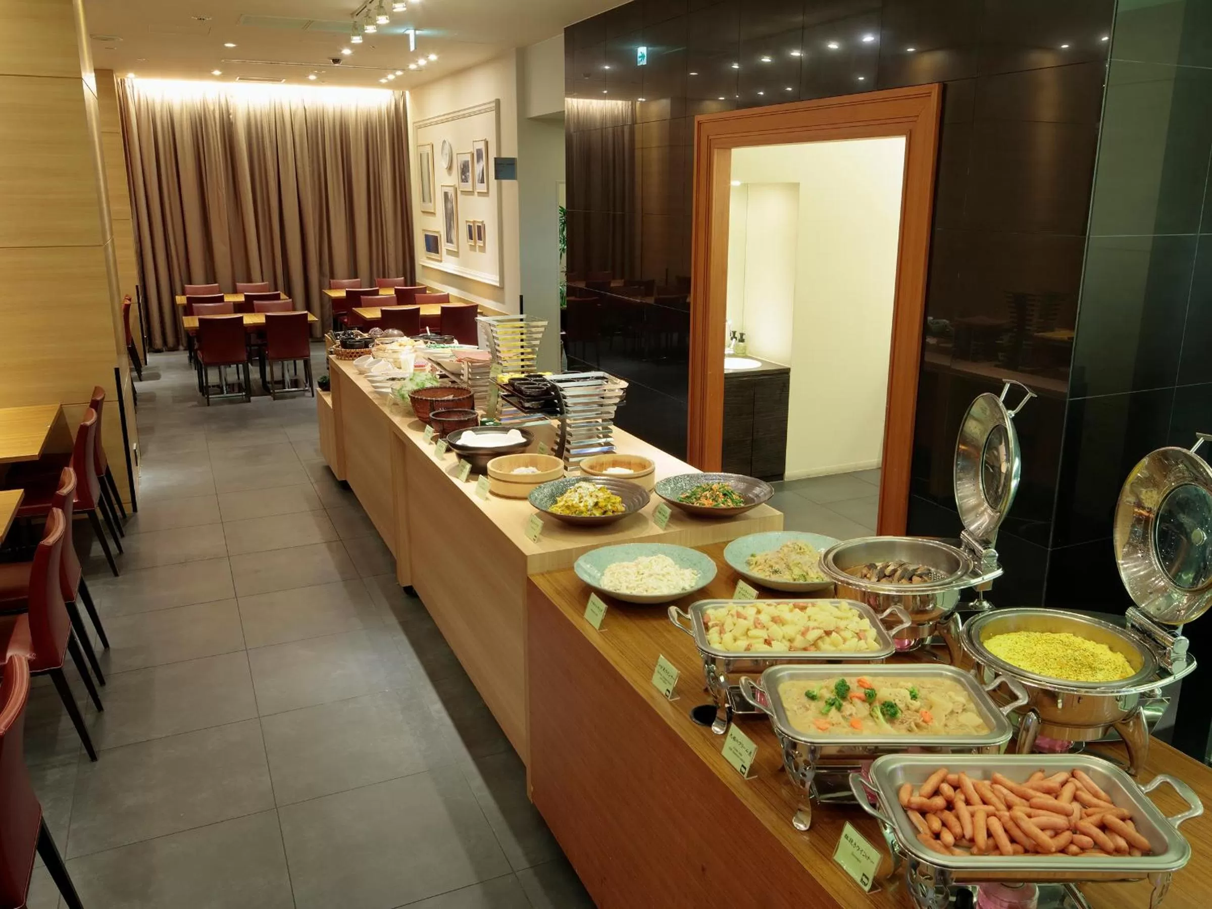 Buffet breakfast in Candeo Hotels Kameyama
