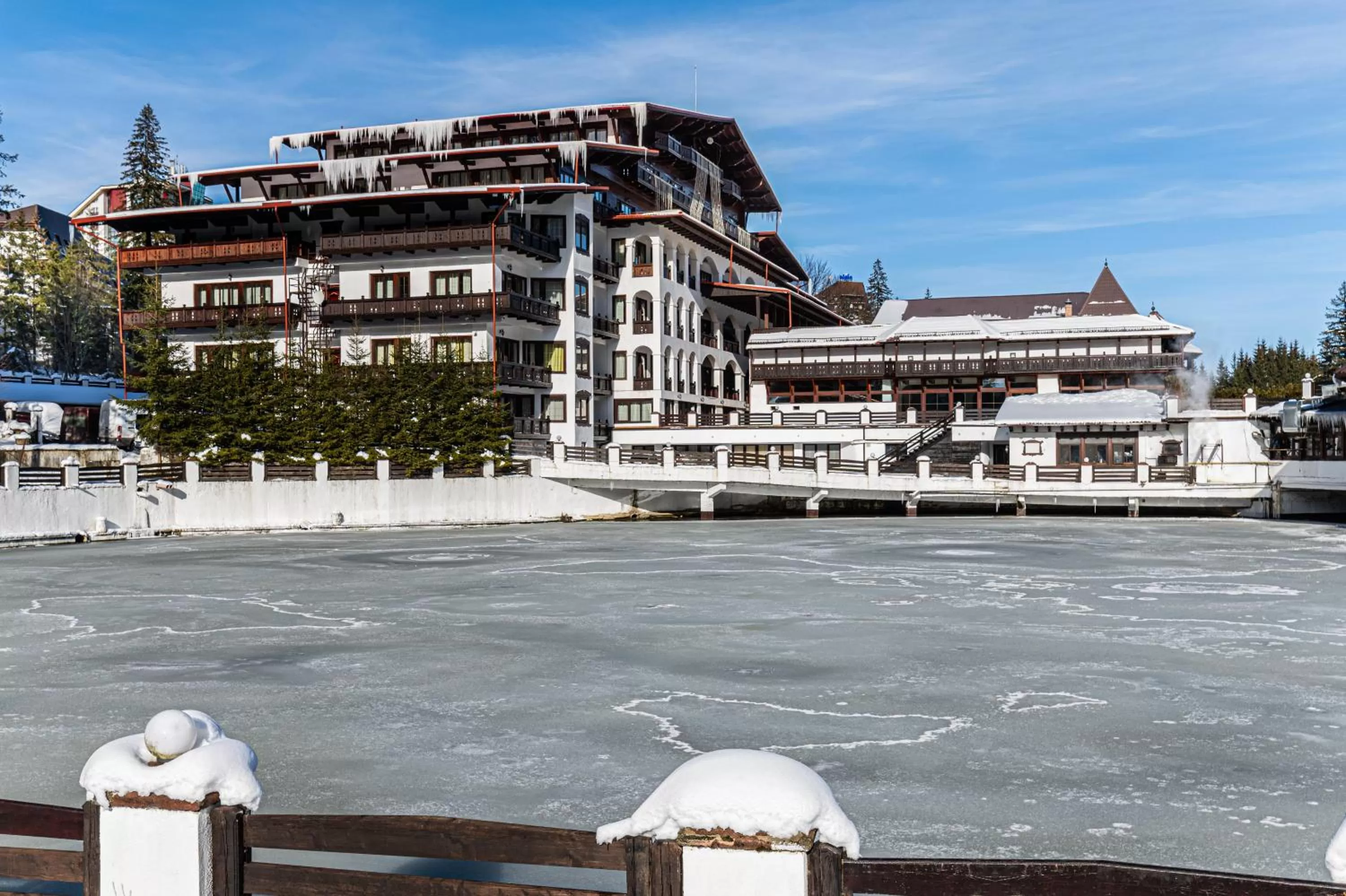 Facade/entrance in Aurelius Imparatul Romanilor Hotel & SPA