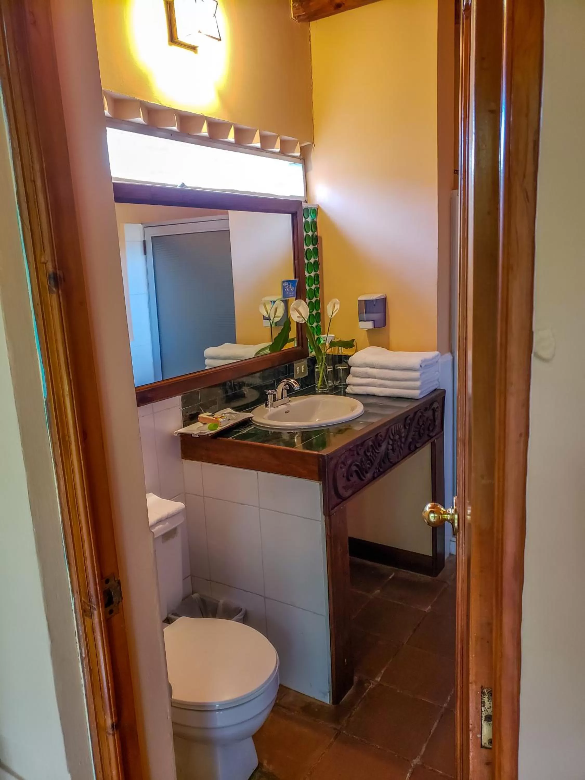 Bathroom in Hotel San Buenaventura de Atitlán