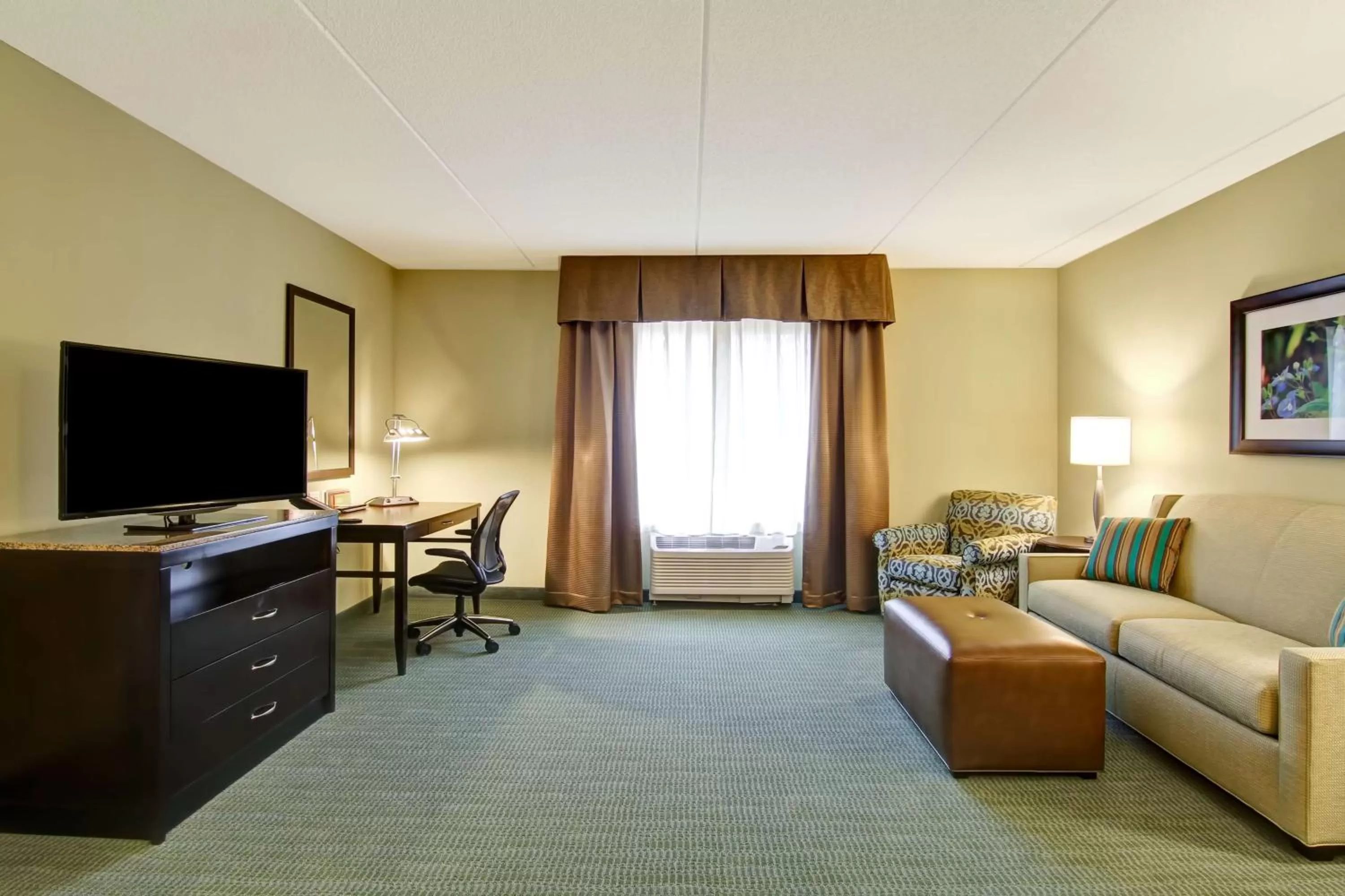 Living room in Hilton Garden Inn Woodbridge