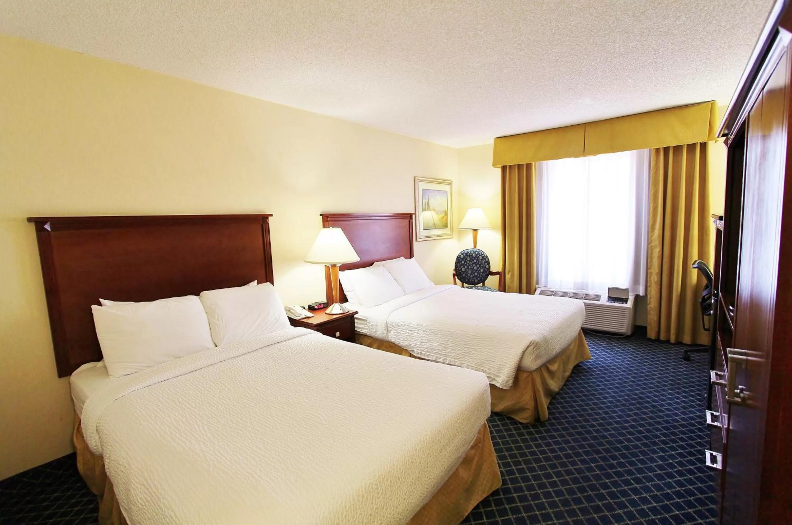 Photo of the whole room, Bed in Baymont by Wyndham Flagstaff