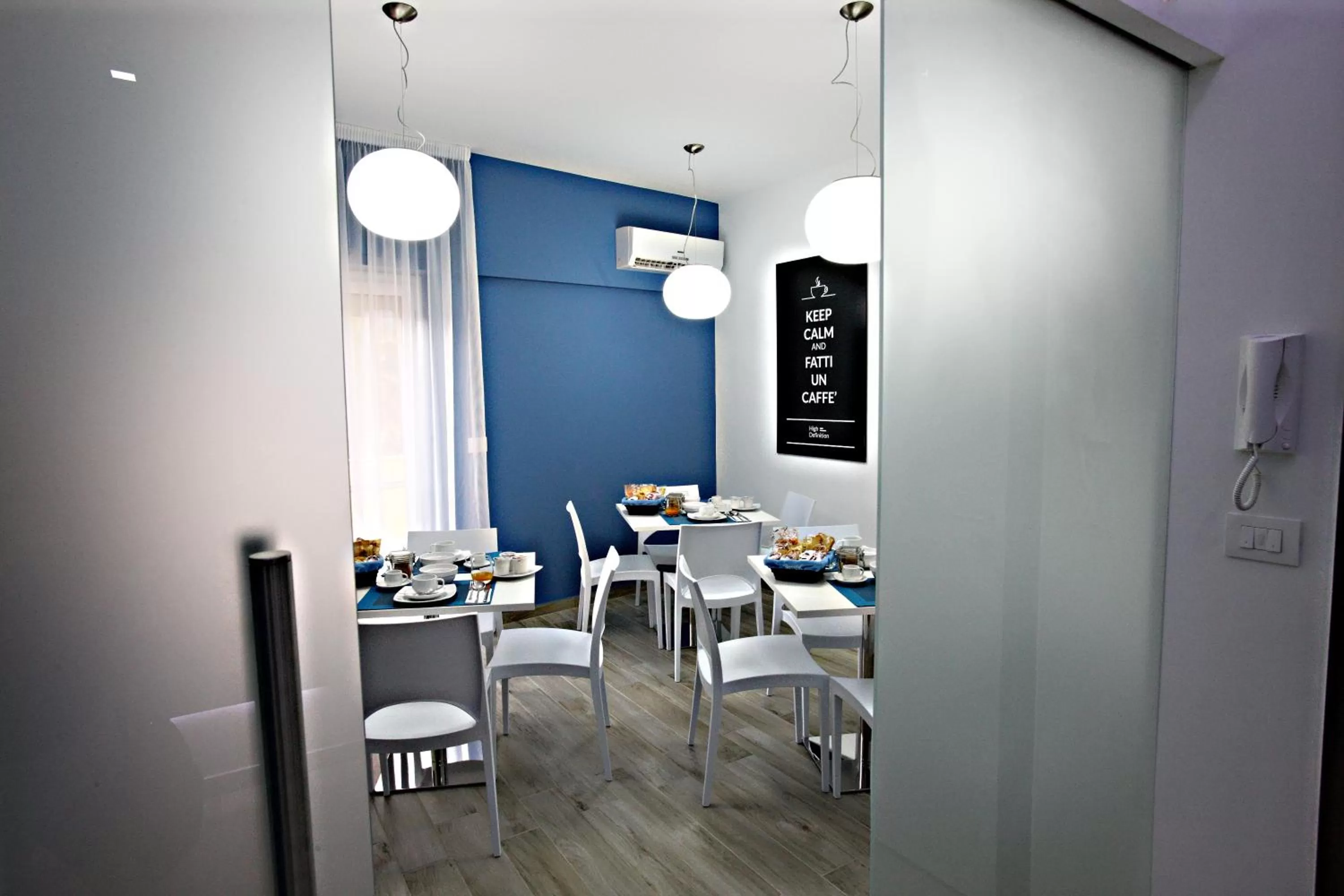 Restaurant/places to eat in B&B High Definition