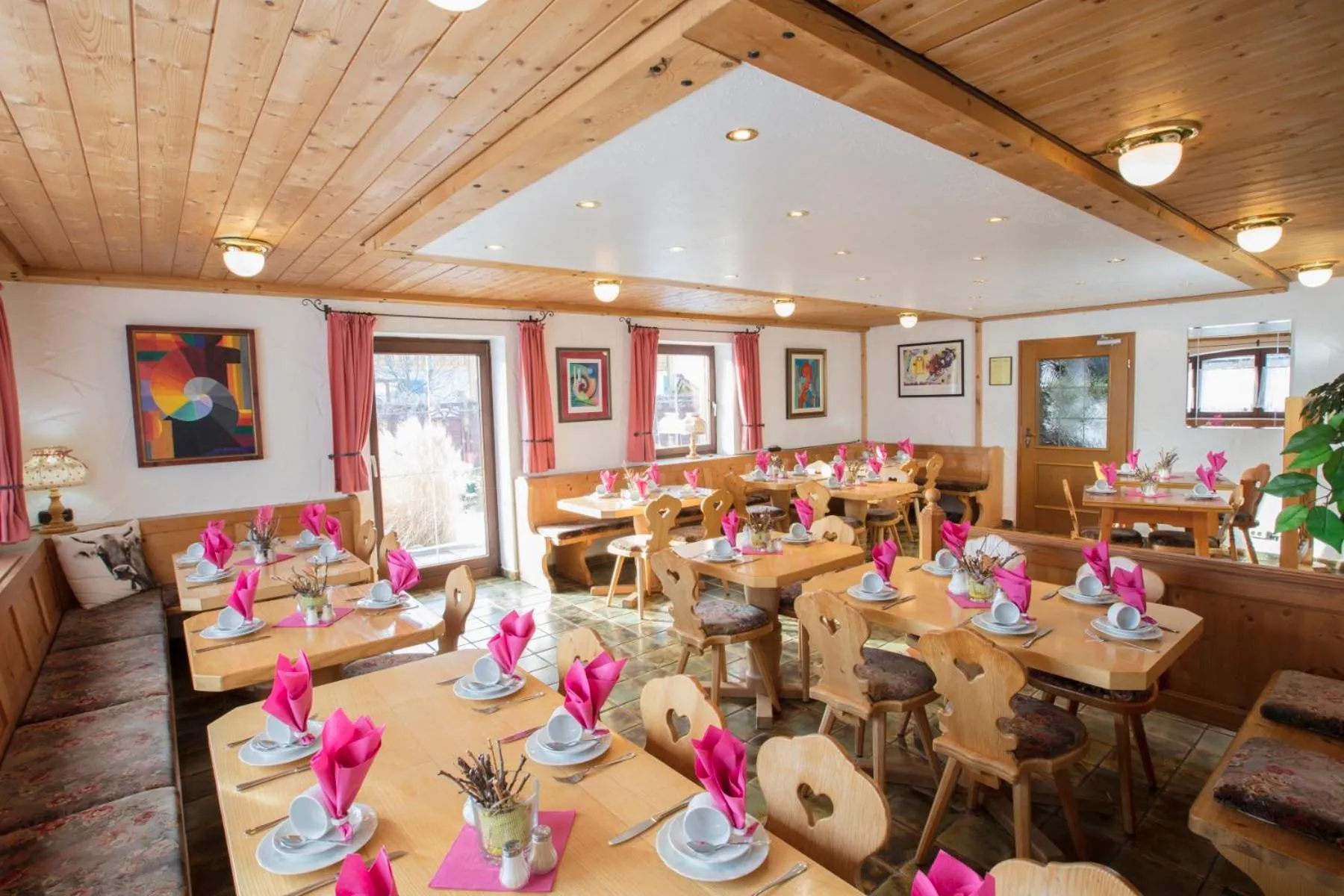 Restaurant/places to eat in Akzenthaus Alpenrose Nesselwang