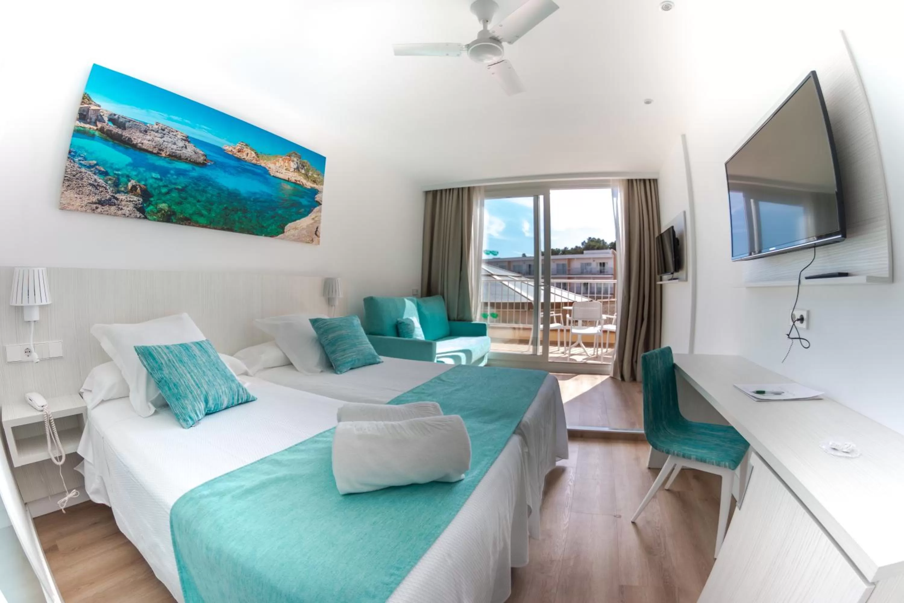 TV and multimedia, Seating Area in Valentin Park Club