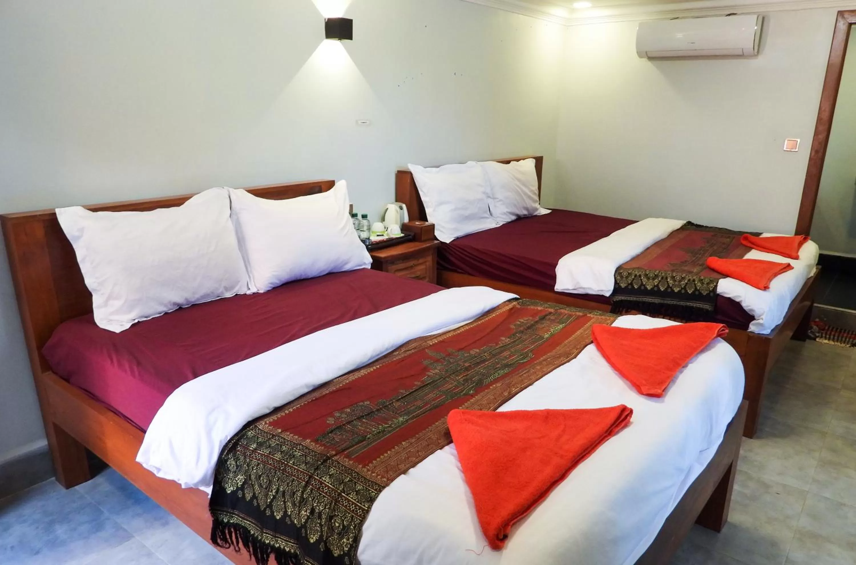 Photo of the whole room, Bed in Bamboo Bungalow