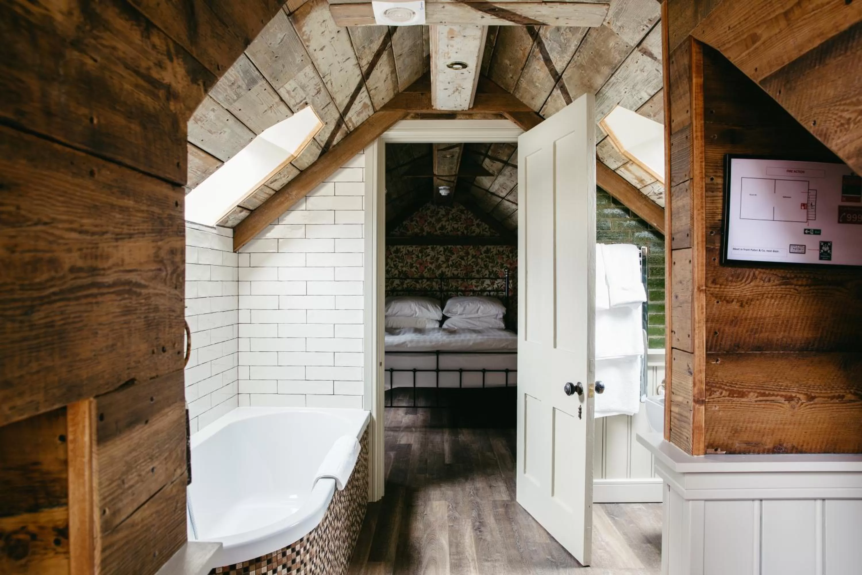 Bathroom in Crown Hotel