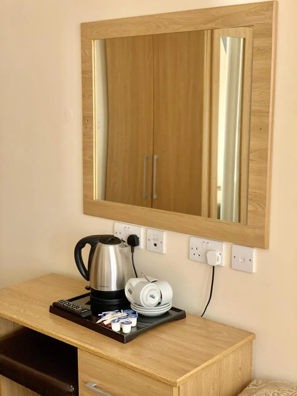 Coffee/tea facilities in Britannia Inn Hotel