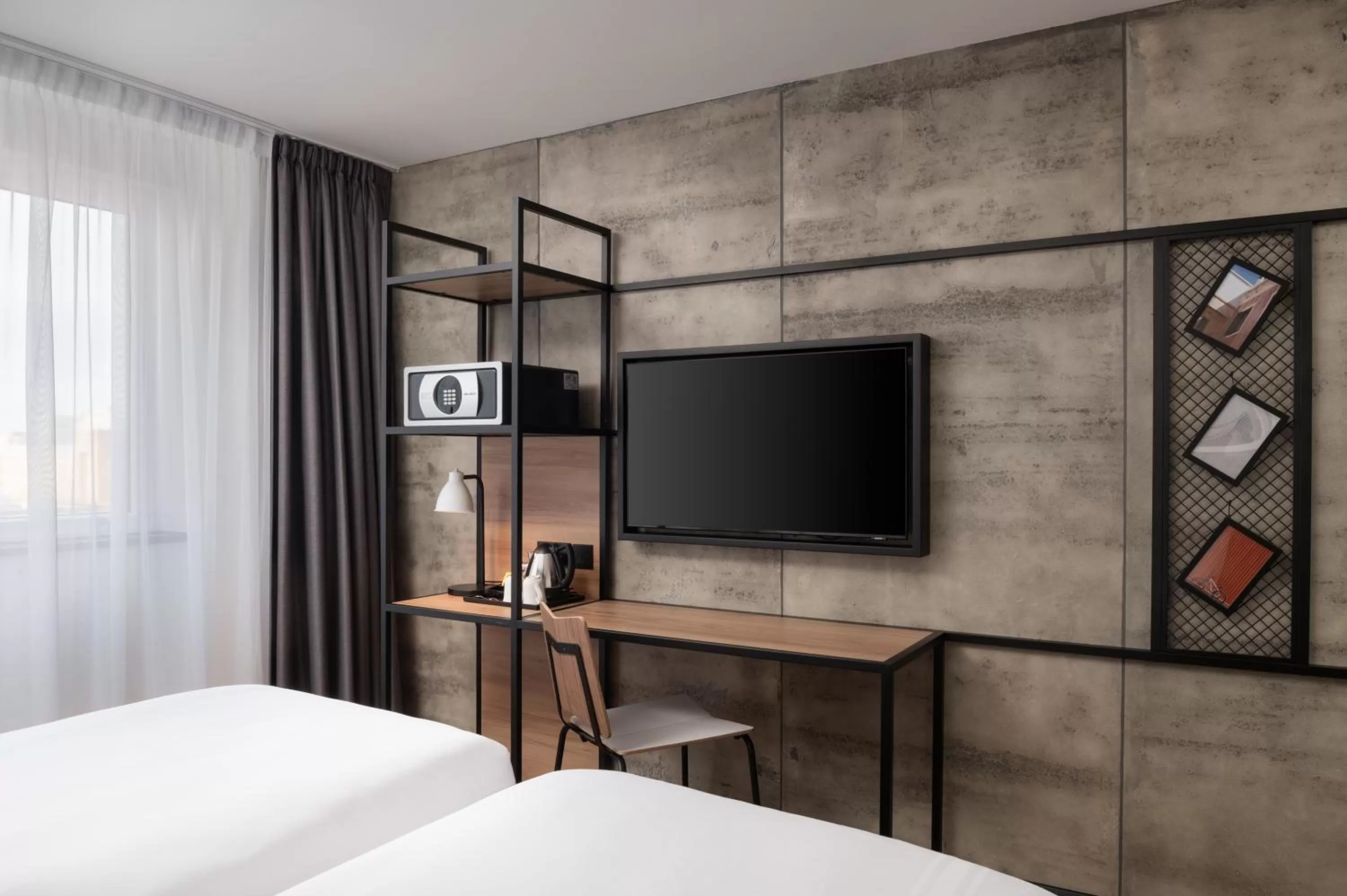 Bed in ibis London Earls Court