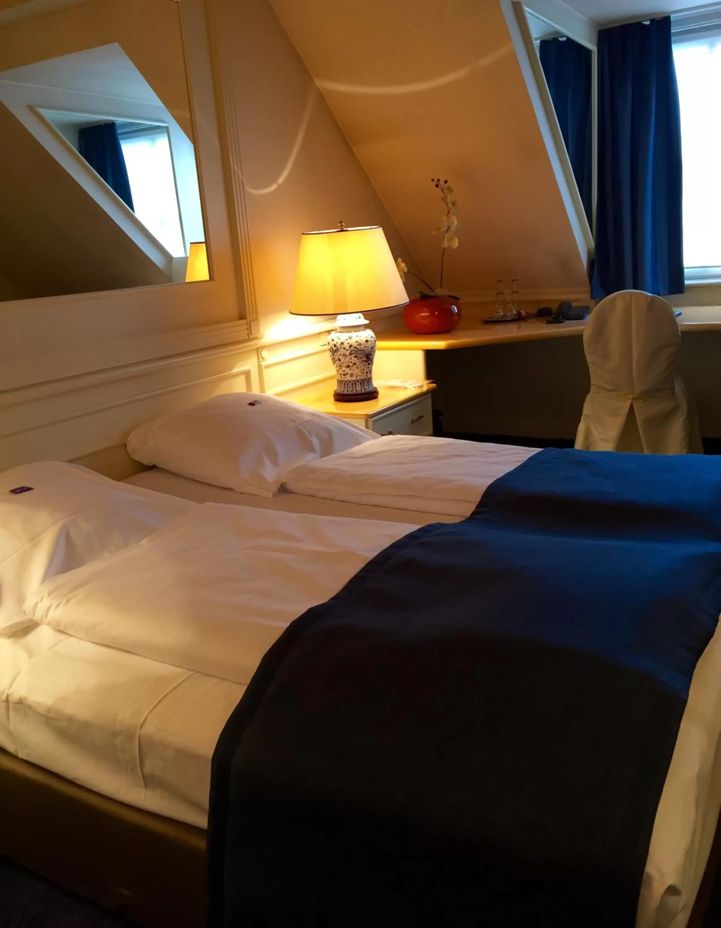 Bed in Hotel Lippischer Hof