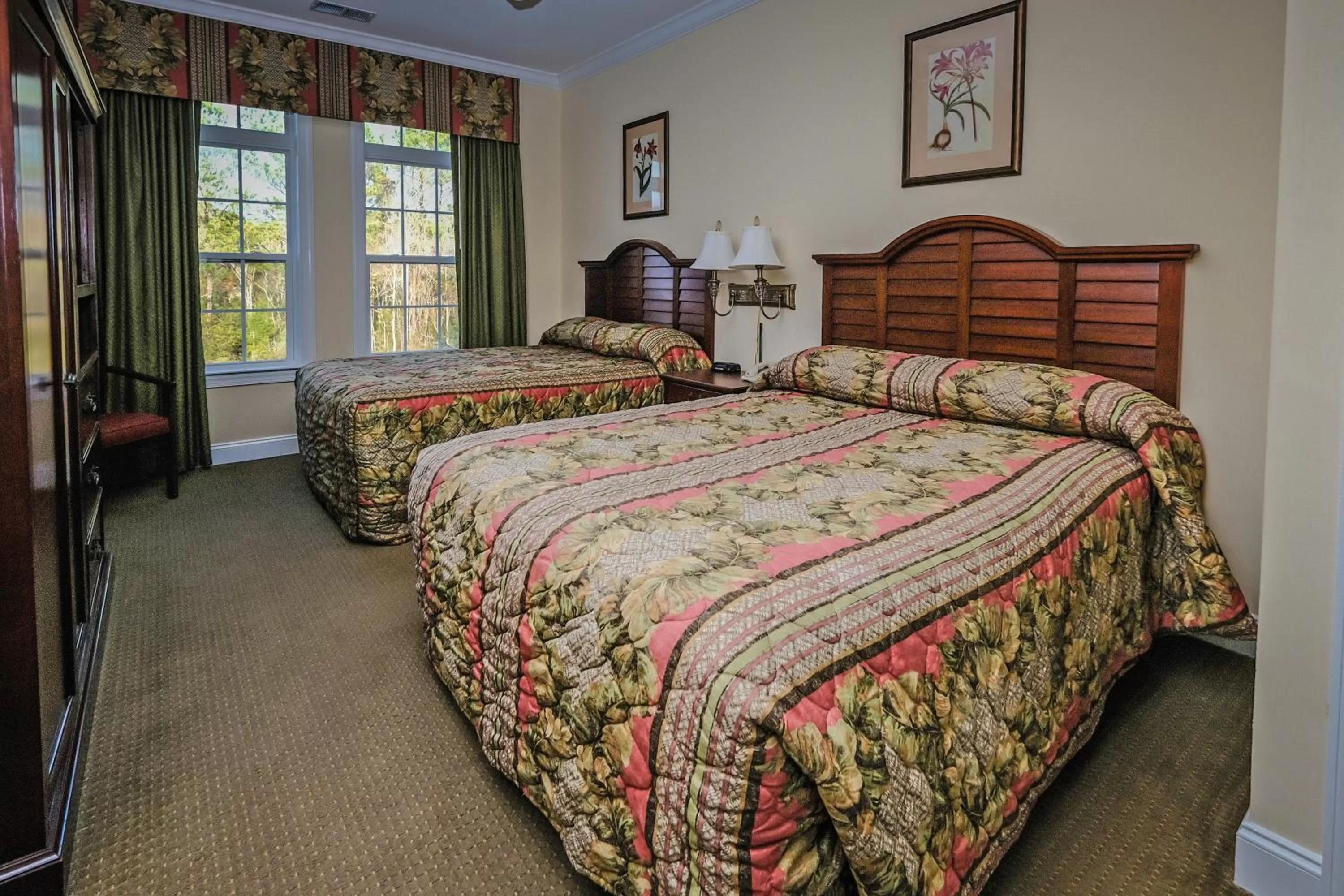 Bedroom, Bed in Litchfield Beach & Golf Resort