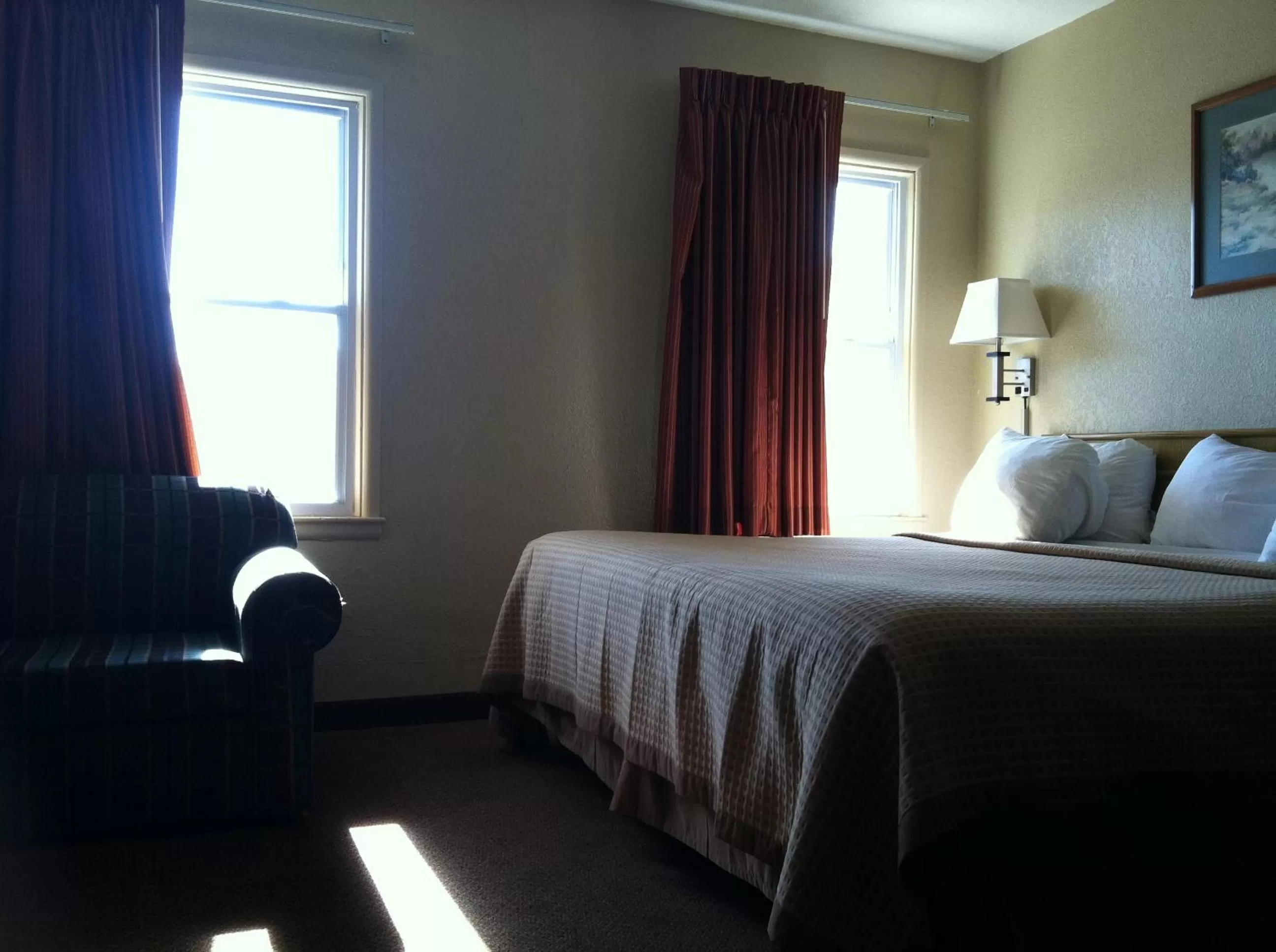 Bed in Days Inn by Wyndham Worthington