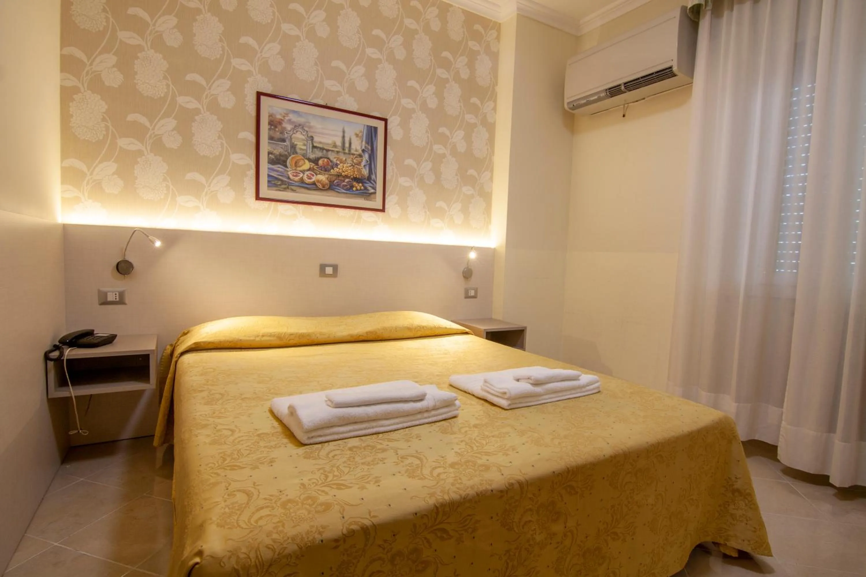 Bed in Hotel Dei Fiori