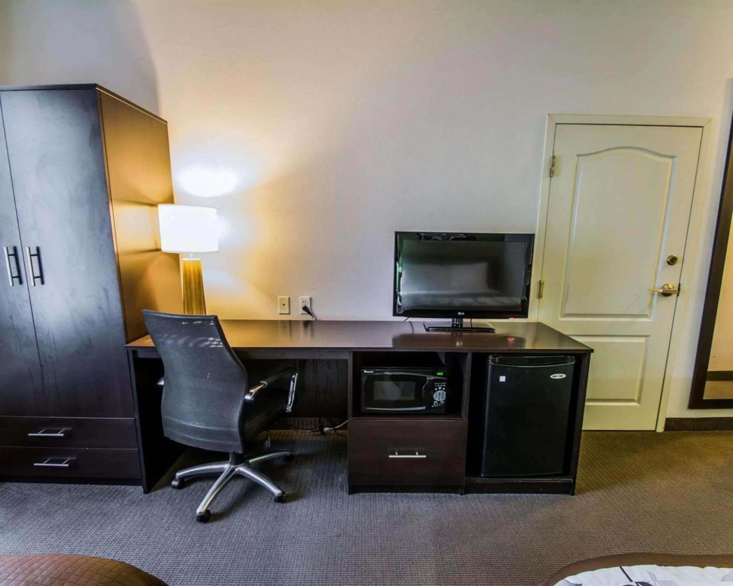 TV and multimedia in Sleep Inn Port St Lucie at PGA Village