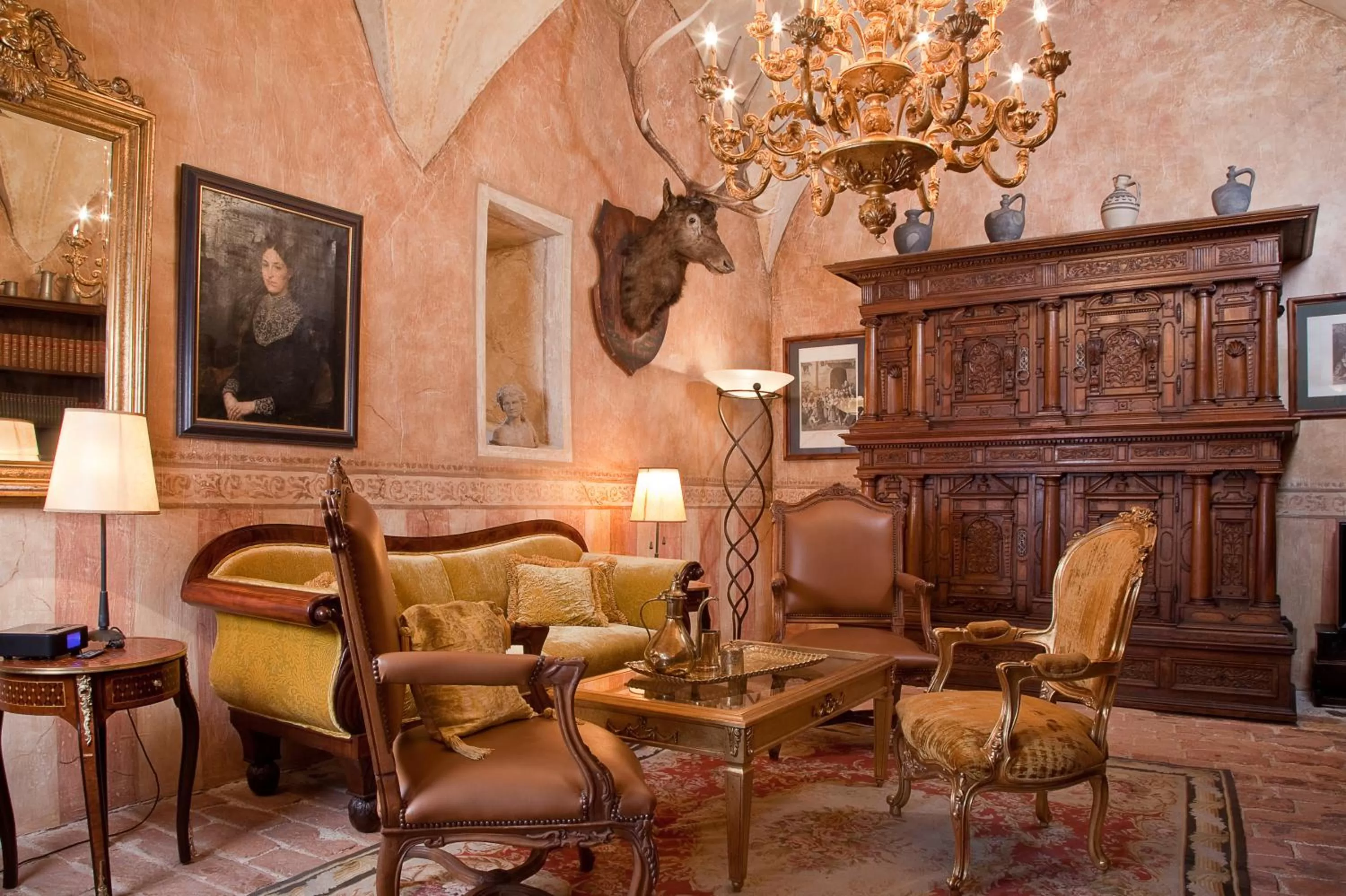 Library in Schloss Matzen