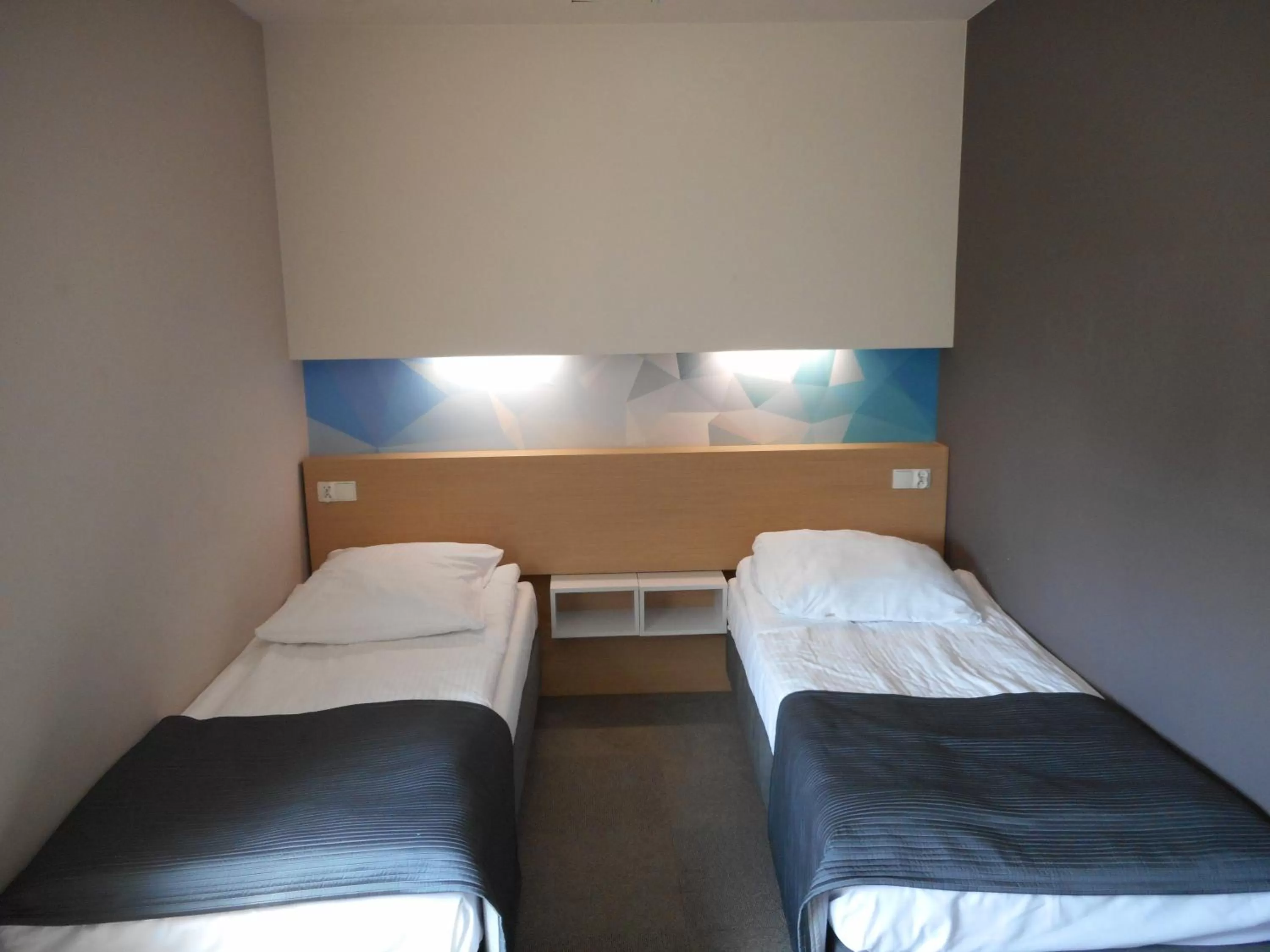 Property building, Bed in Hotel Platan