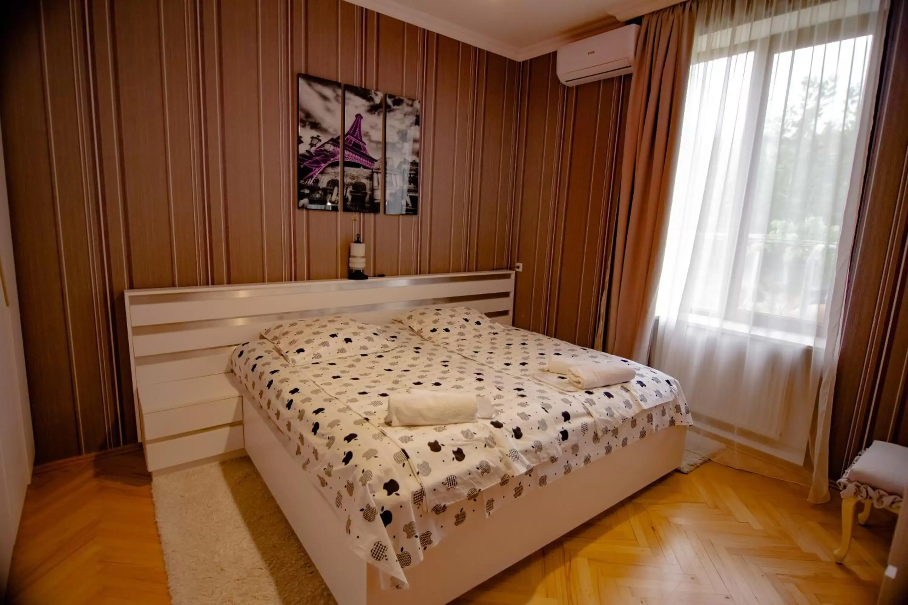 Three-Bedroom Apartment in Qilimcha's Guesthouse-Art Museum Three-Bedroom Apartment in Qilimcha's Guesthouse-Art Museum