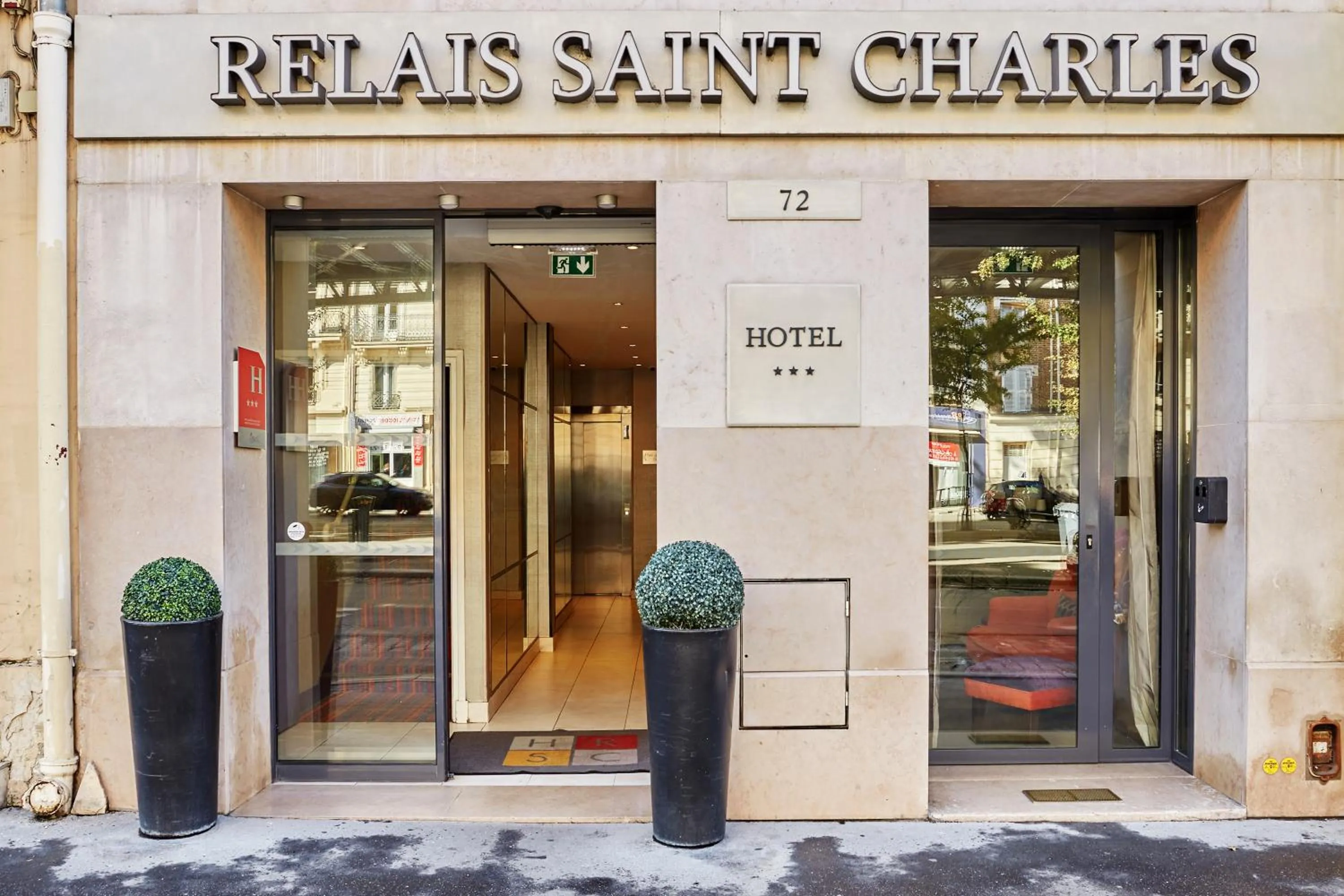 Property building in Hôtel Le Relais Saint Charles