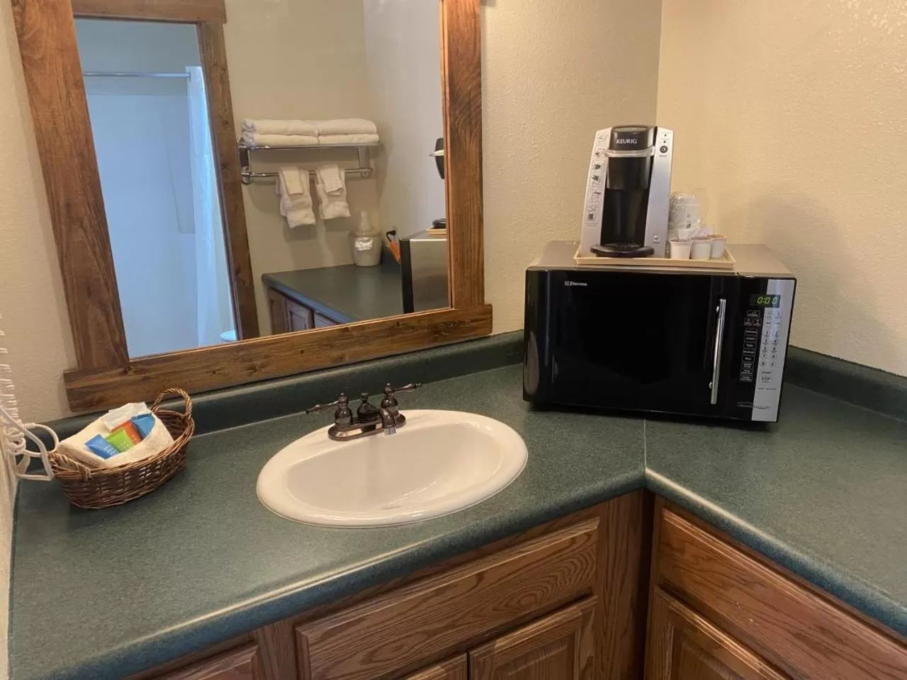 Bathroom in South Platte Cabins & Kennels