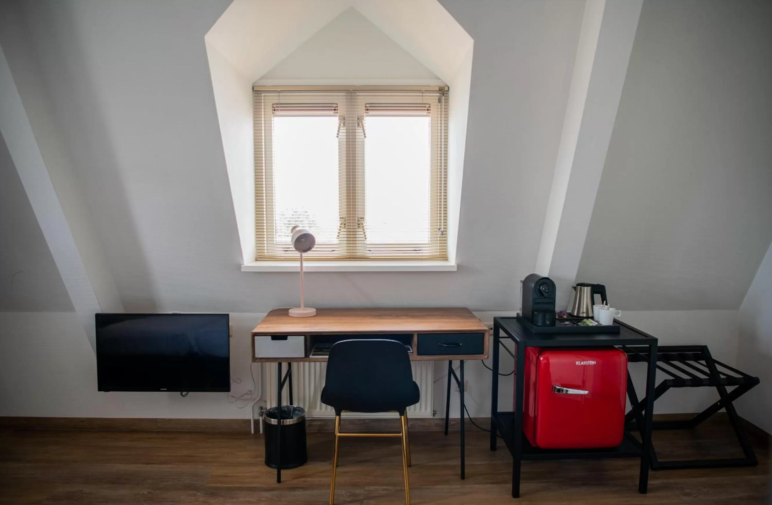 TV/Entertainment Center in Restaurant & Hotel Monopole Harderwijk