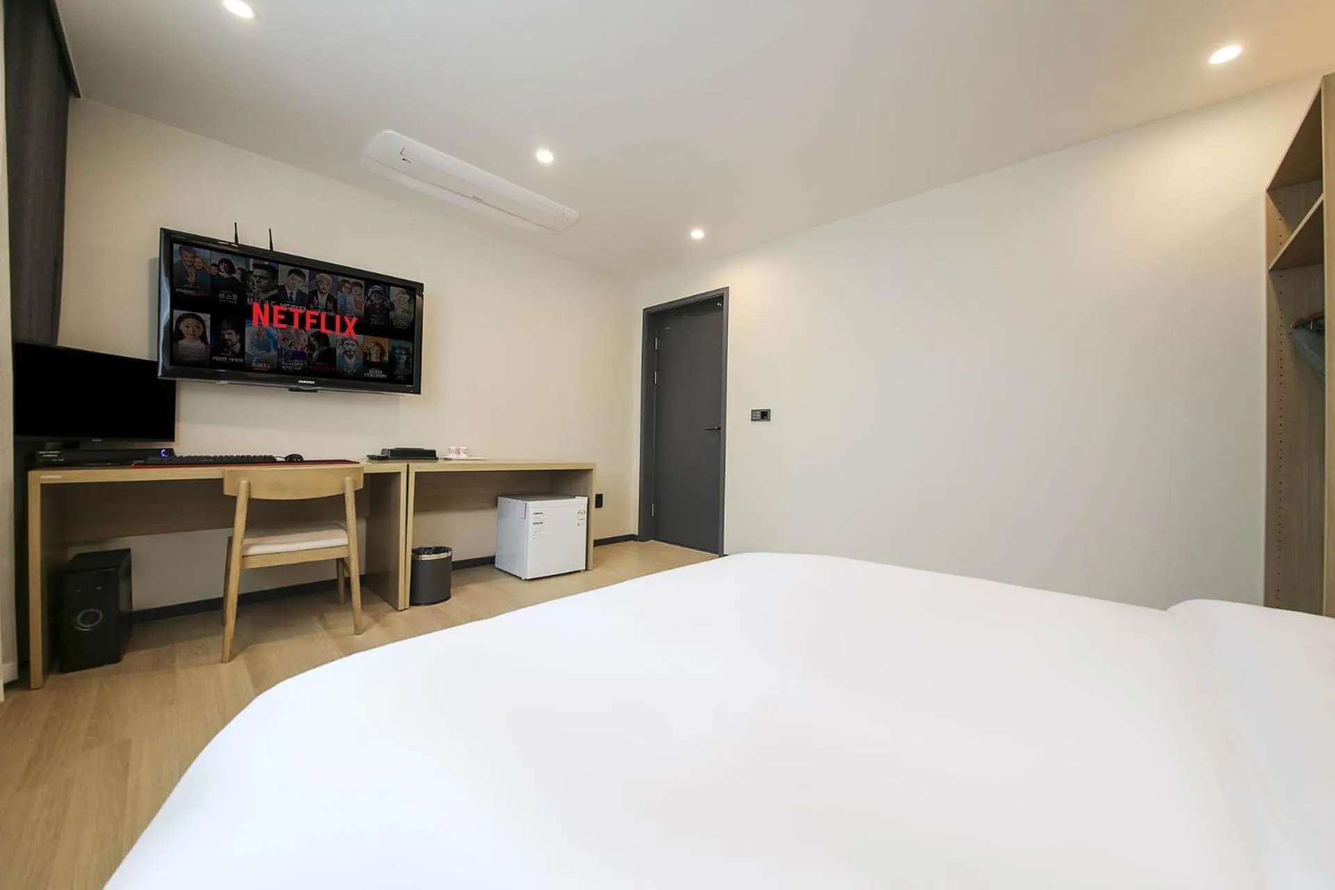 Bed in Benikea hotel