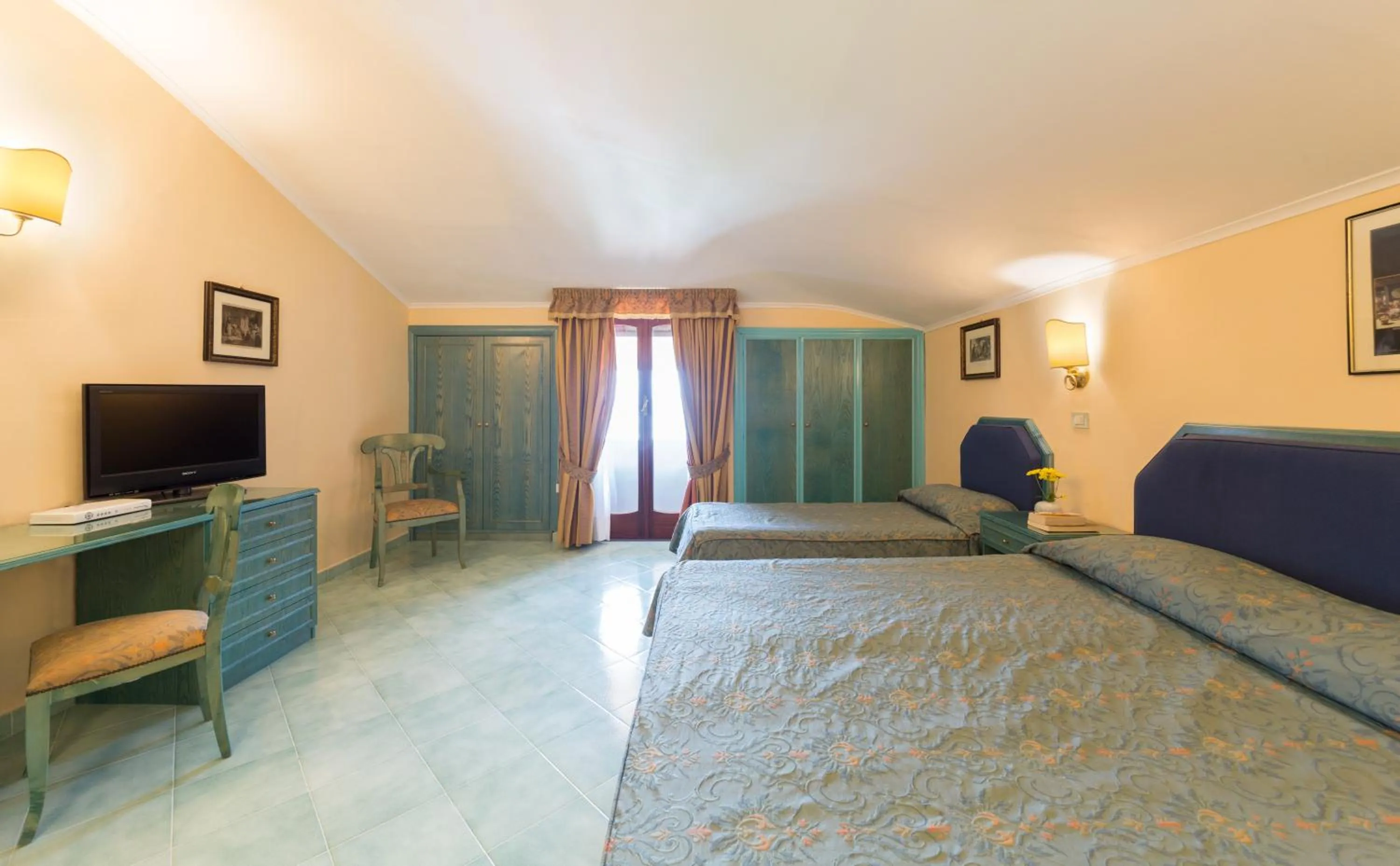 Bed in Hotel Iaccarino