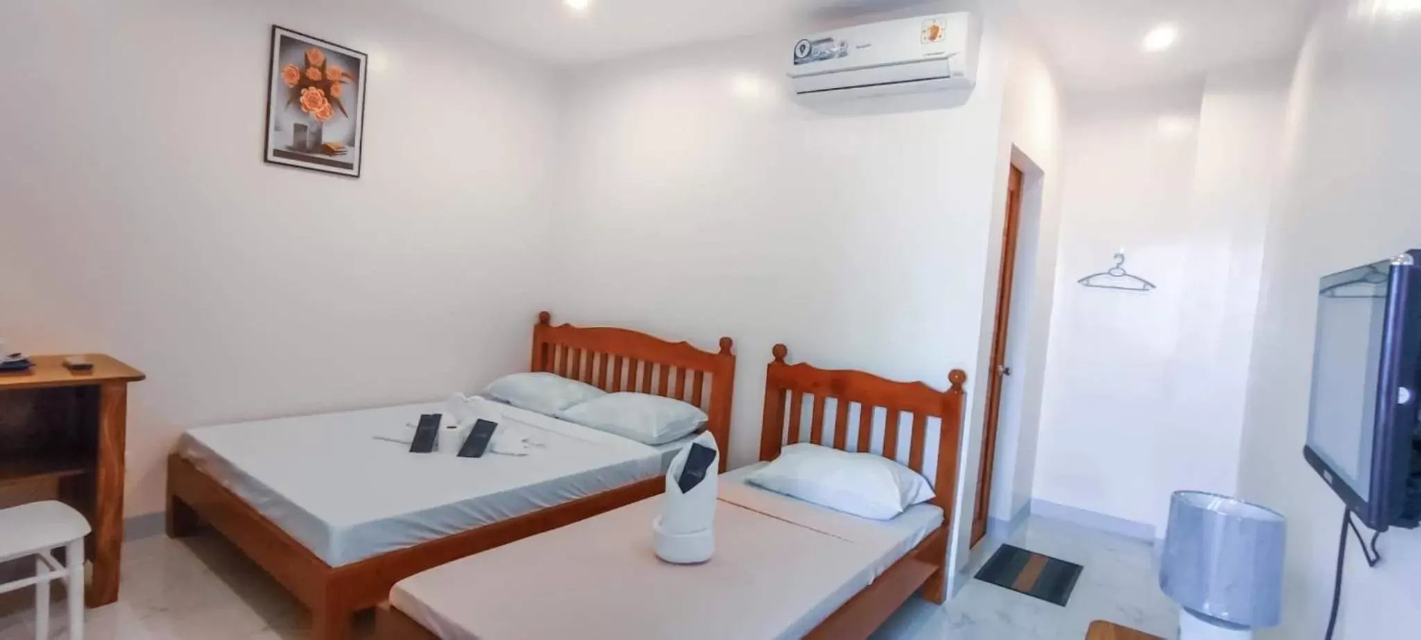 Deluxe Family Room in Elnora Delmar Travellers Inn Deluxe Family Room in Elnora Delmar Travellers Inn