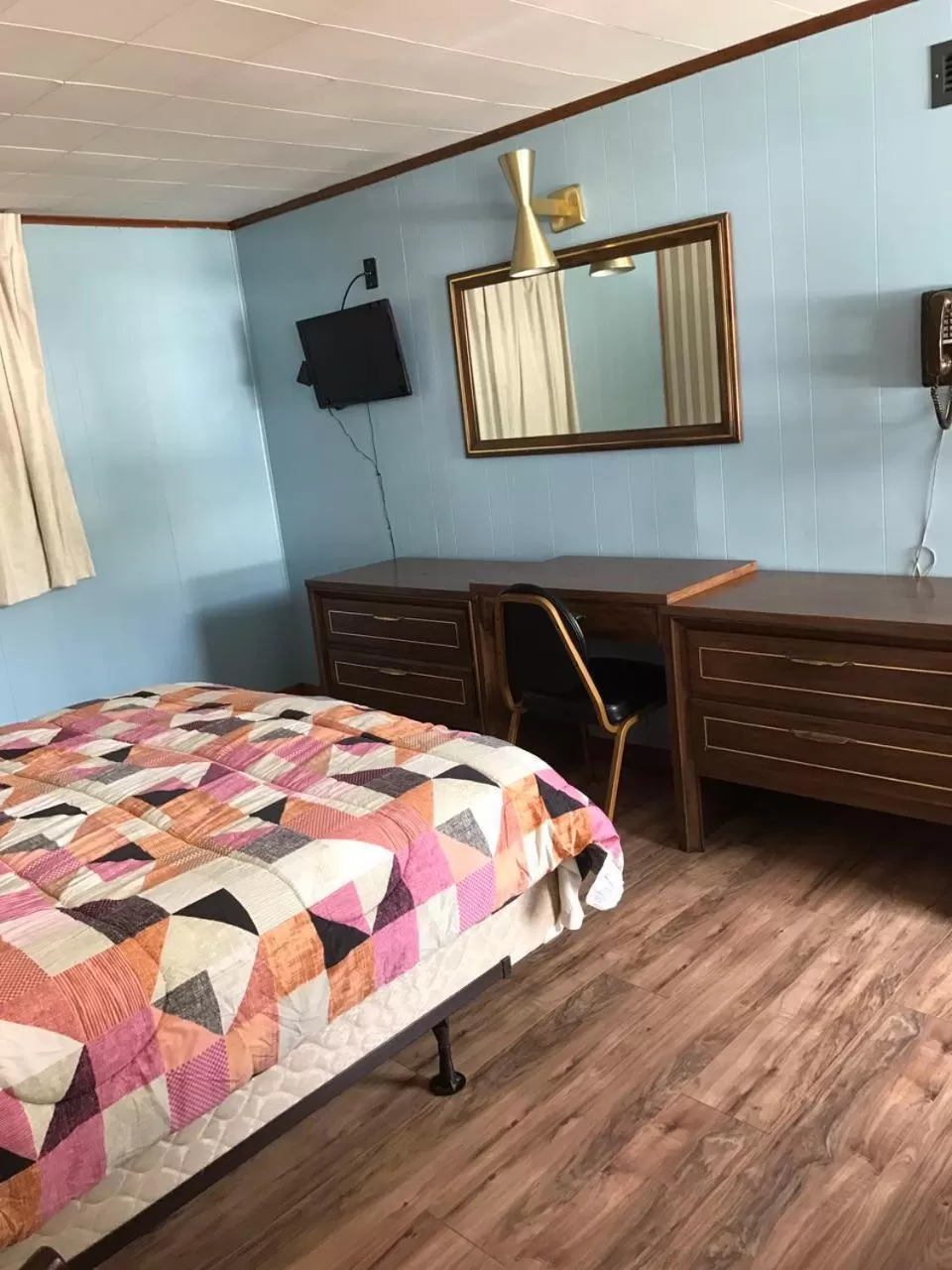 Bed in Melody Motor Lodge