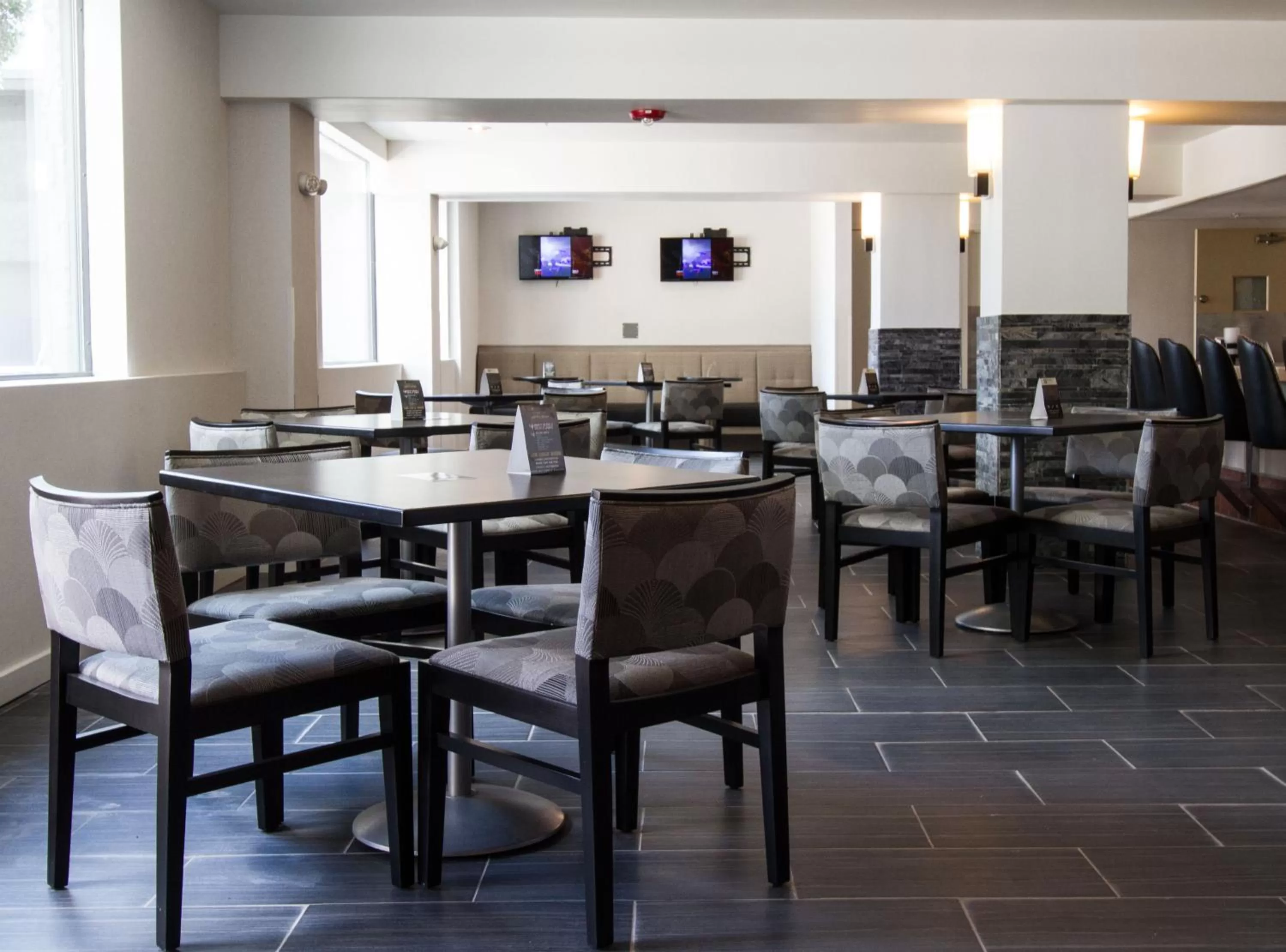 Restaurant/places to eat in Holiday Inn Victorville by IHG