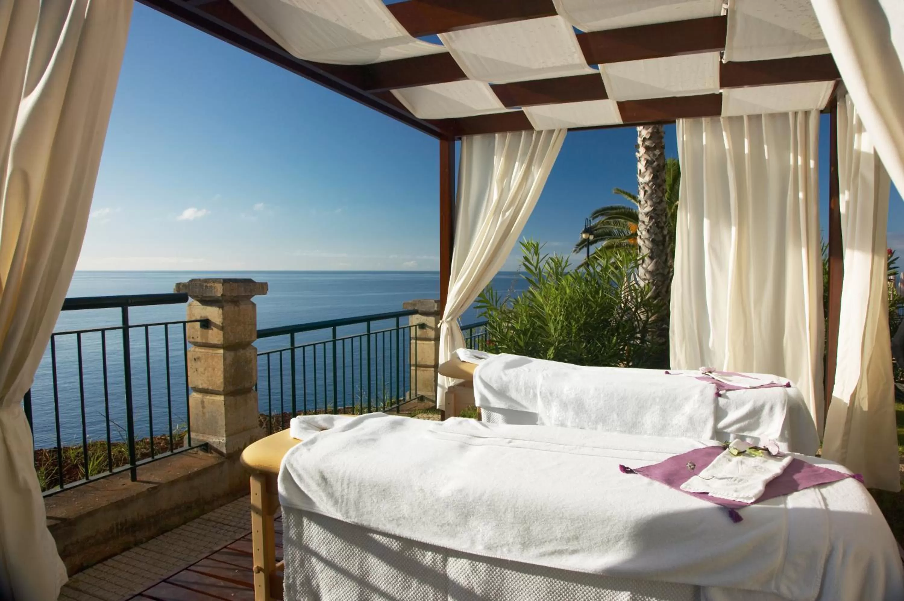 View (from property/room), Bed in The Cliff Bay - PortoBay