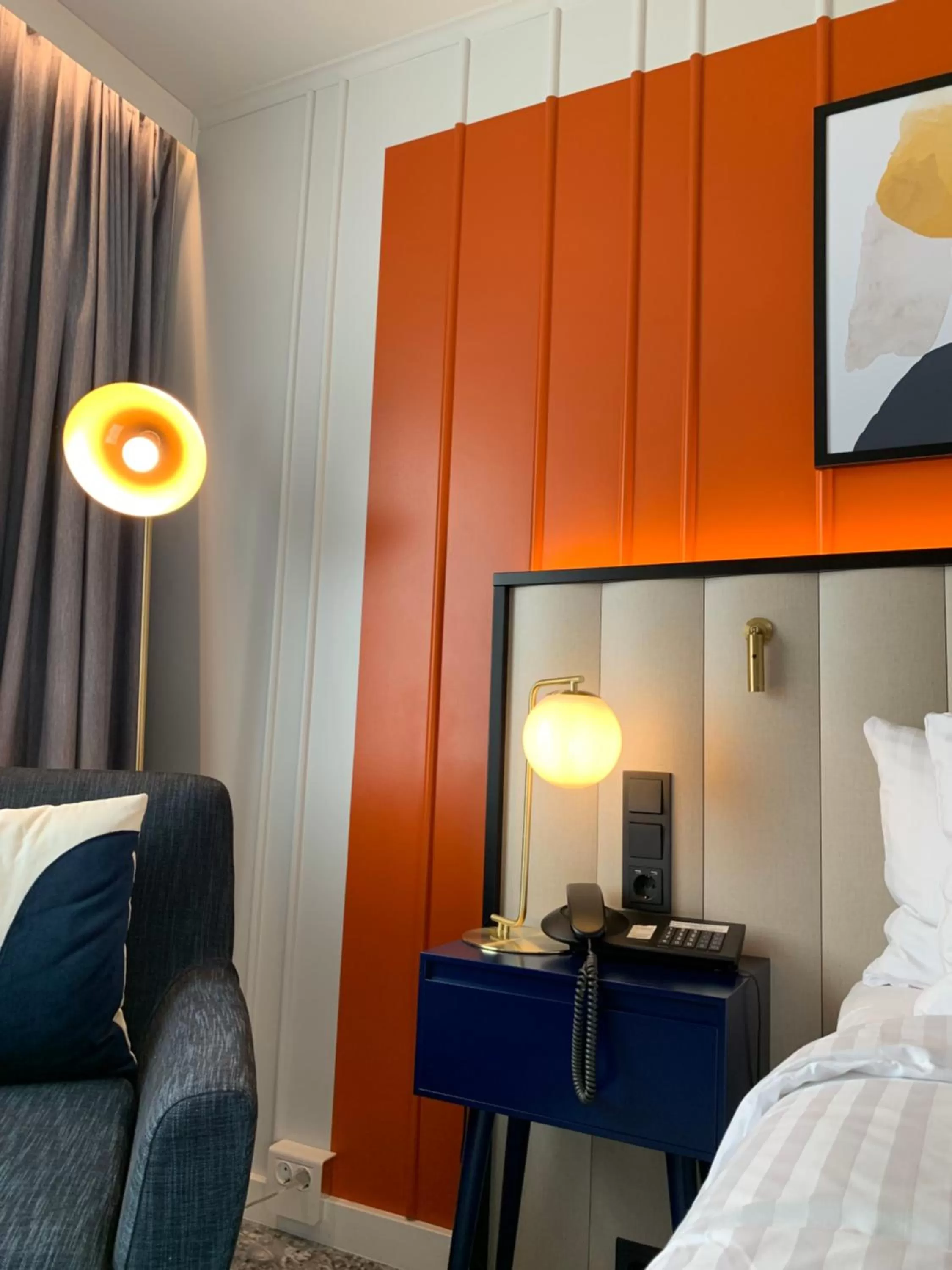 Living room, Bed in voco Dusseldorf Seestern by IHG