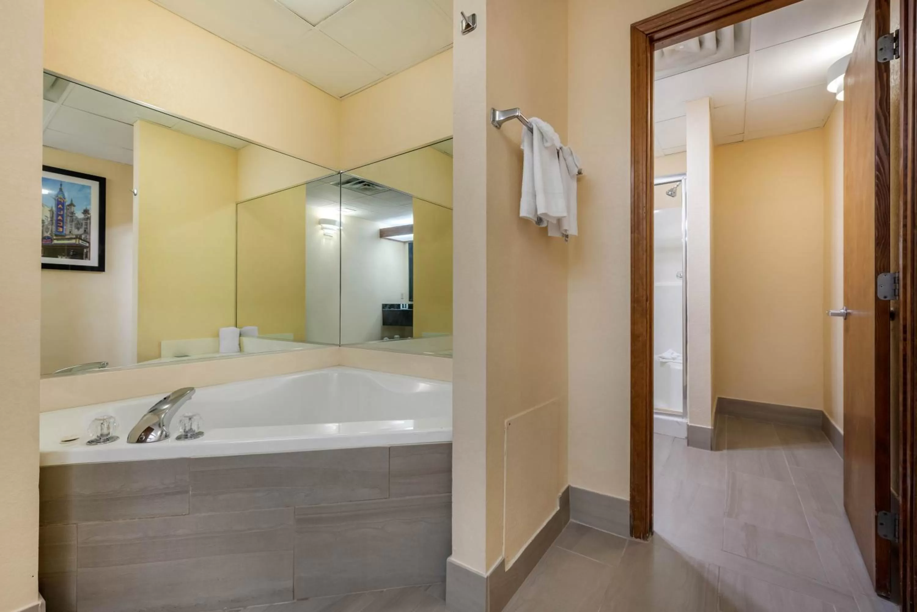 Bathroom in Quality Inn Louisville