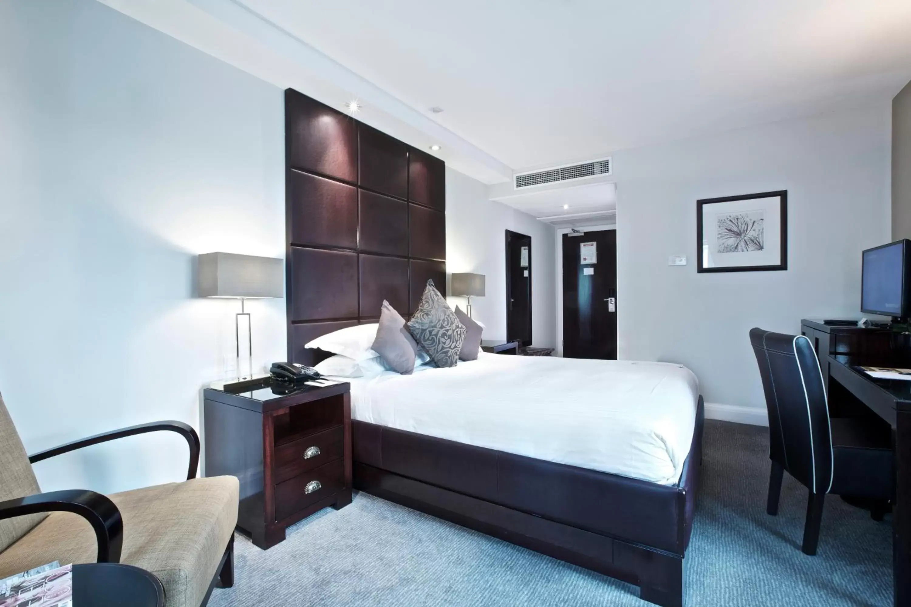 Superior Double Room in Millennium & Copthorne Hotels at Chelsea Football Club Superior Double Room in Millennium & Copthorne Hotels at Chelsea Football Club