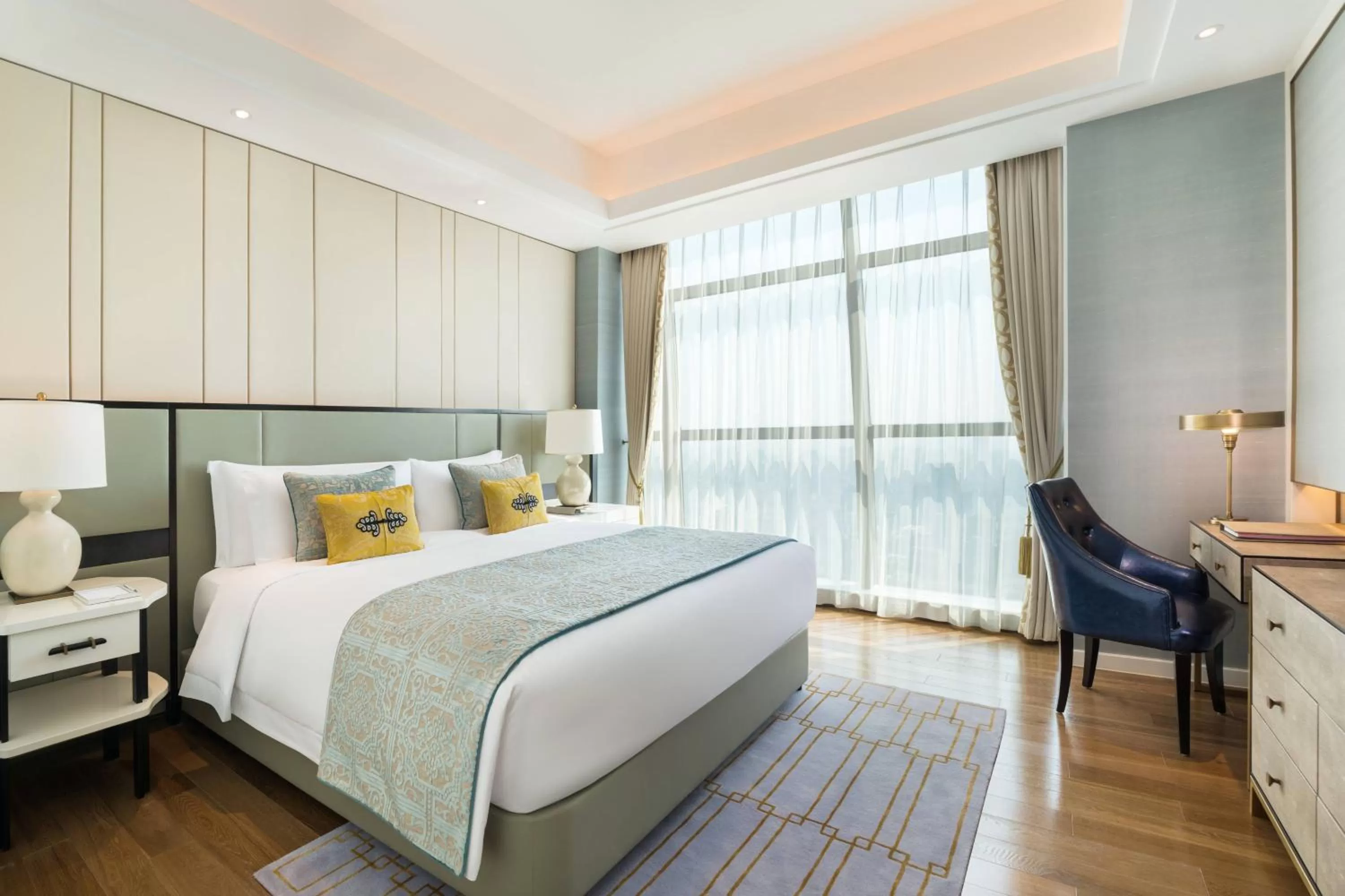 Photo of the whole room, Bed in The St Regis Shanghai Jingan