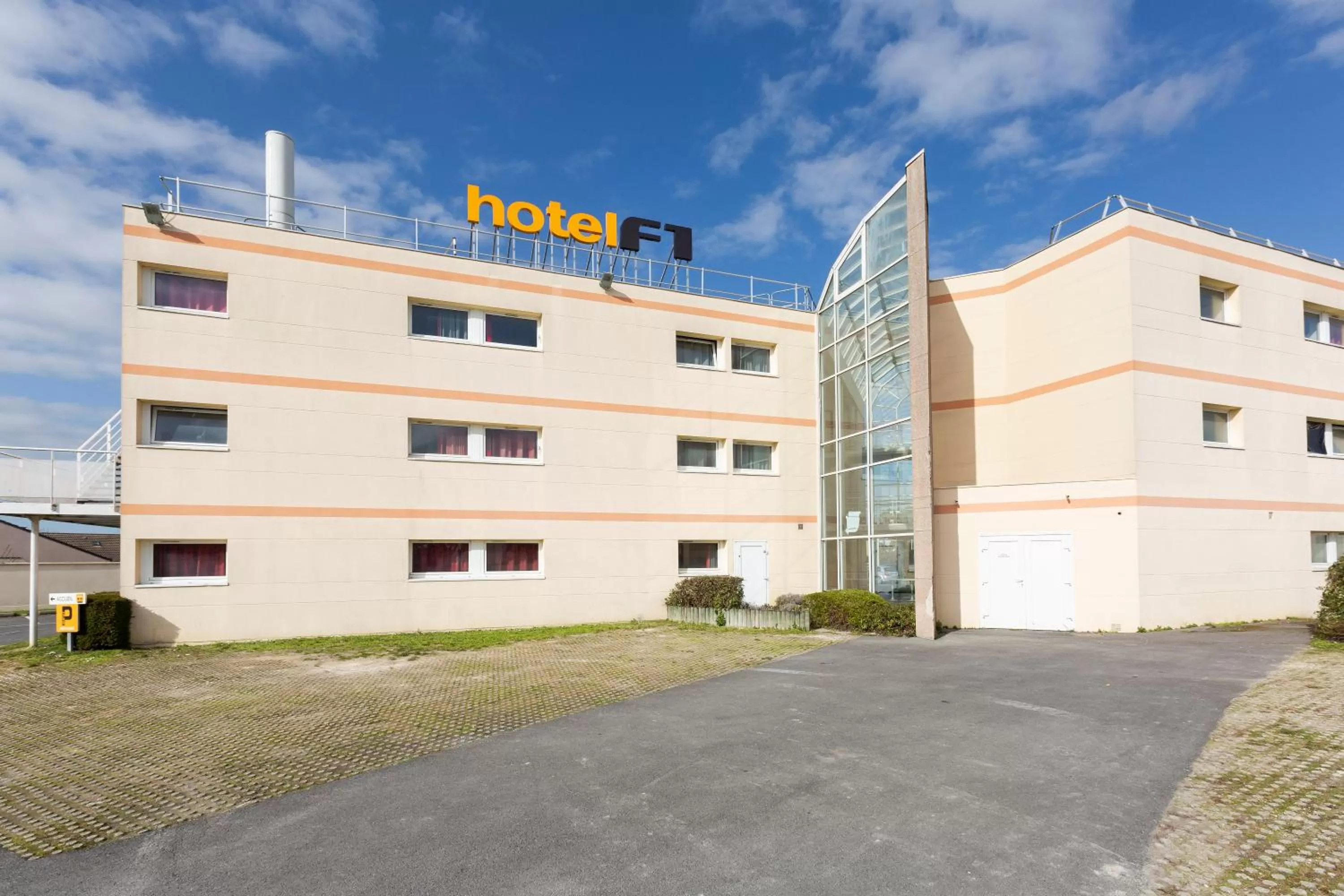 Property building in Hôtel F1 Reims Tinqueux