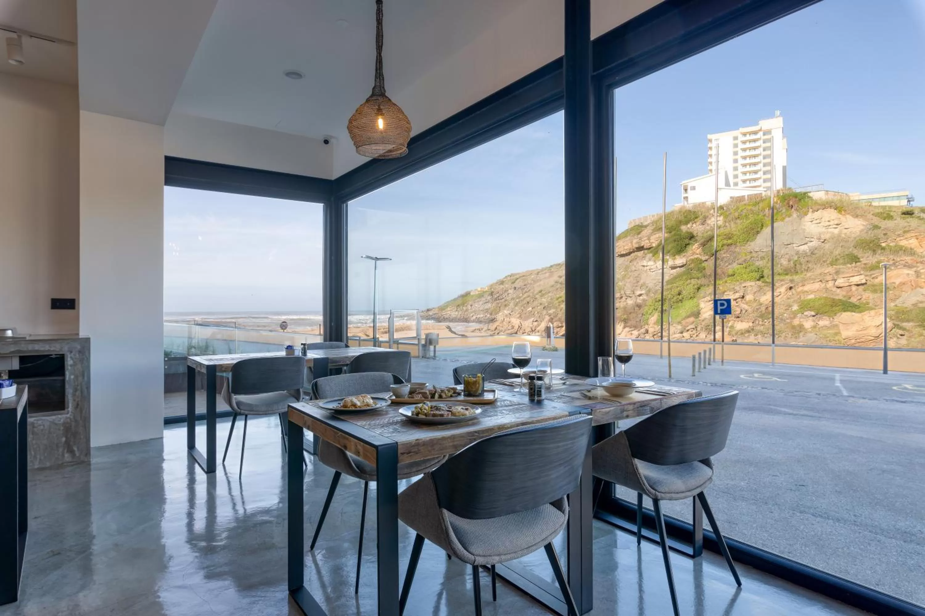 Restaurant/places to eat in Well Hotel & Spa