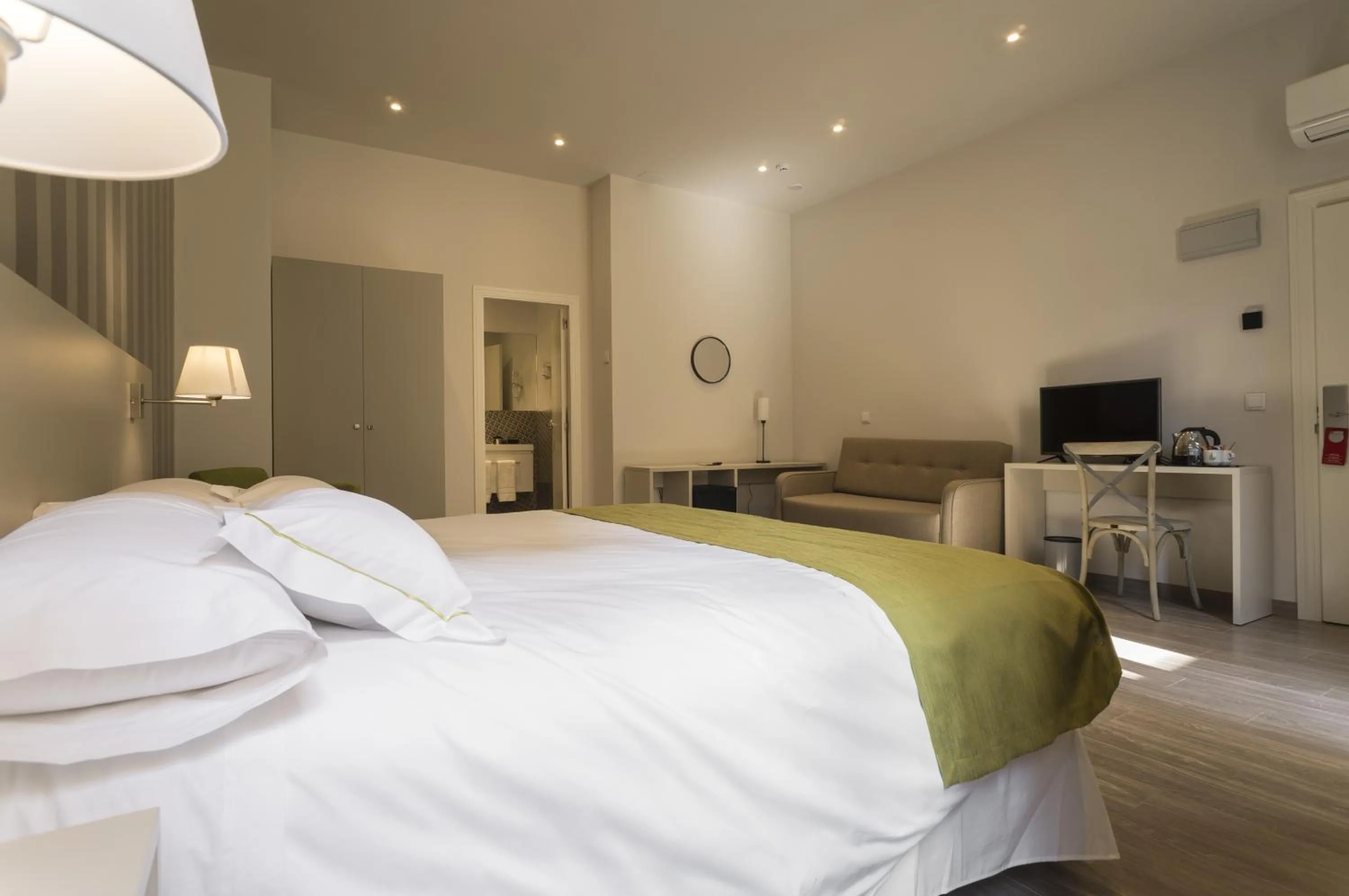 Bedroom, Bed in Hotel San Lorenzo Boutique Plaza