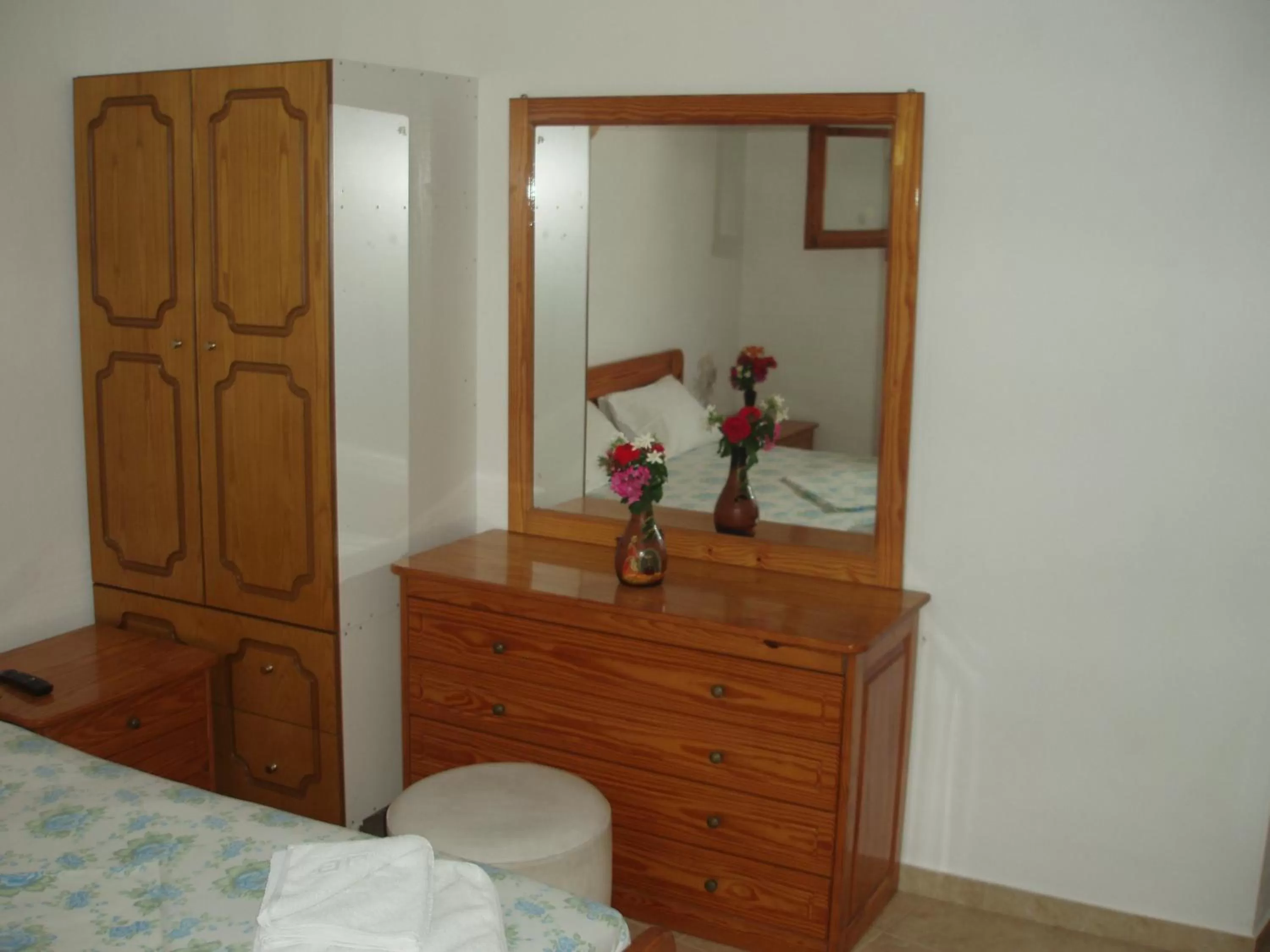 Bed in skiathos studios HL